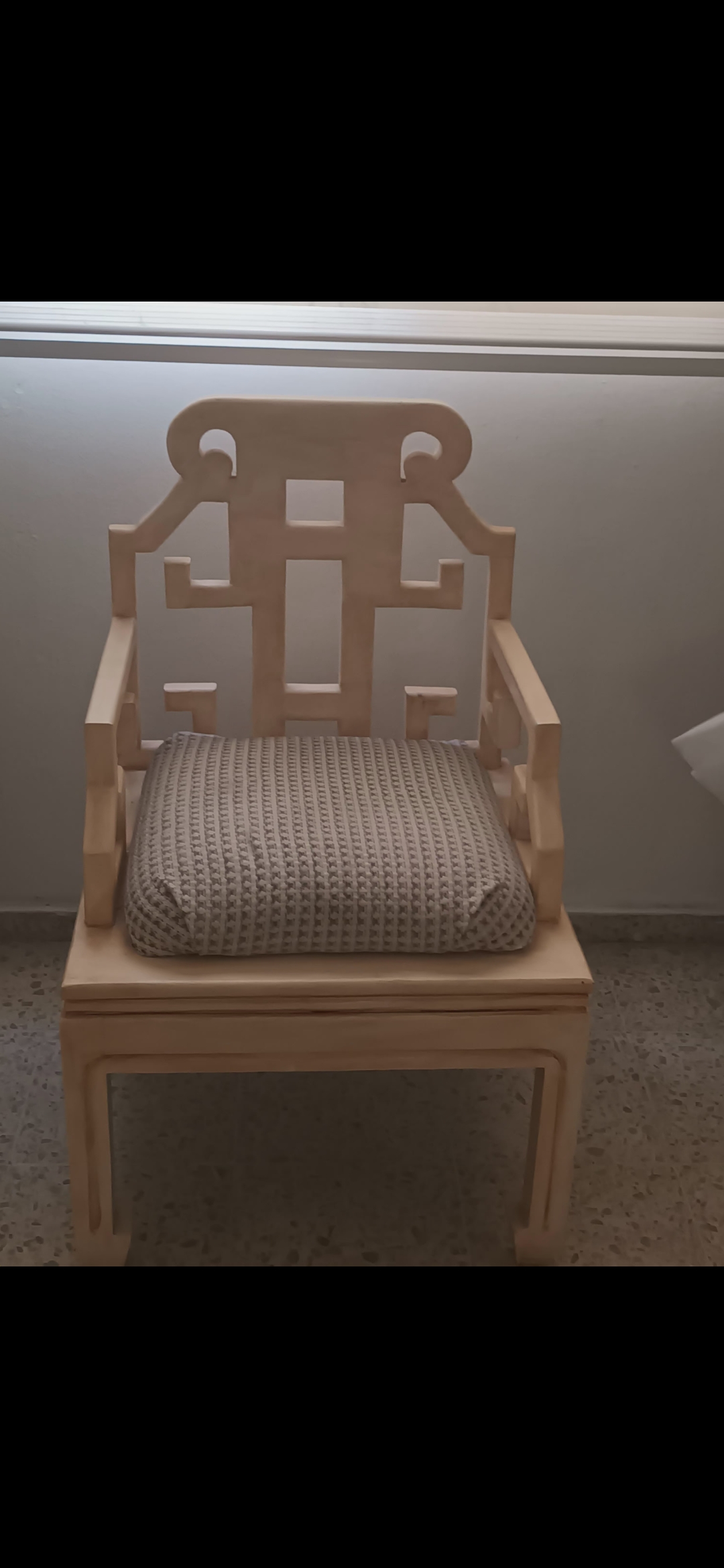 muebles y colchones - Butaca de caoba con pintura patina. Buen estado. 0
