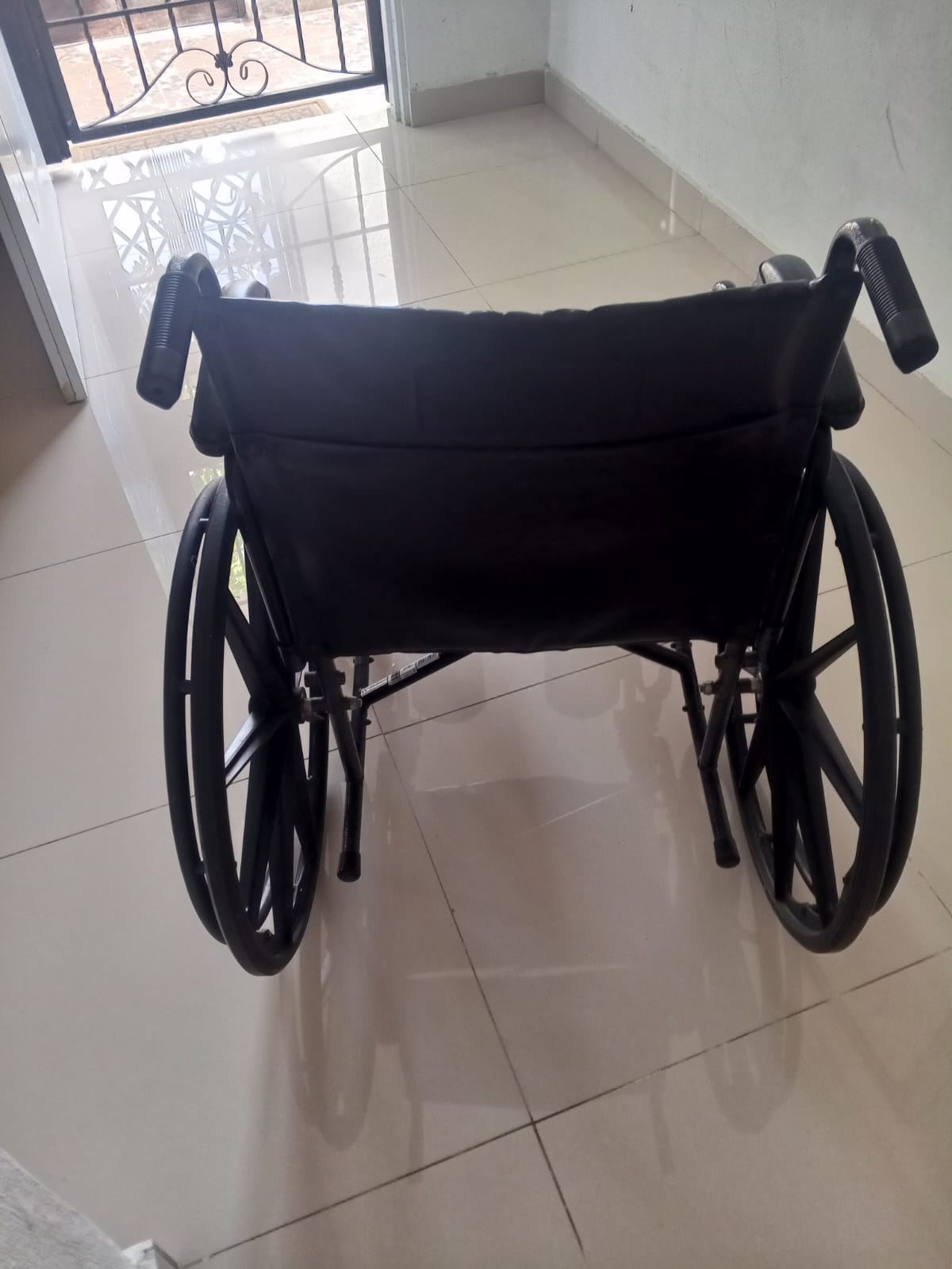 Salud y Equipamiento Médico - Silla De Ruedas 1