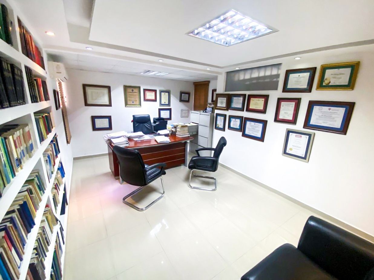oficinas y locales comerciales - Naco local comercial 1er nivel 113m2  8