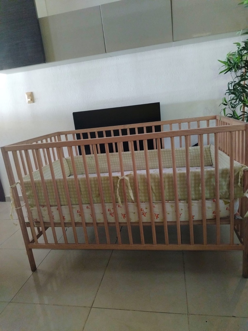 muebles - CUNA DE IKEA CON COLCHON EN EXCELENTES CONDICIONES  0