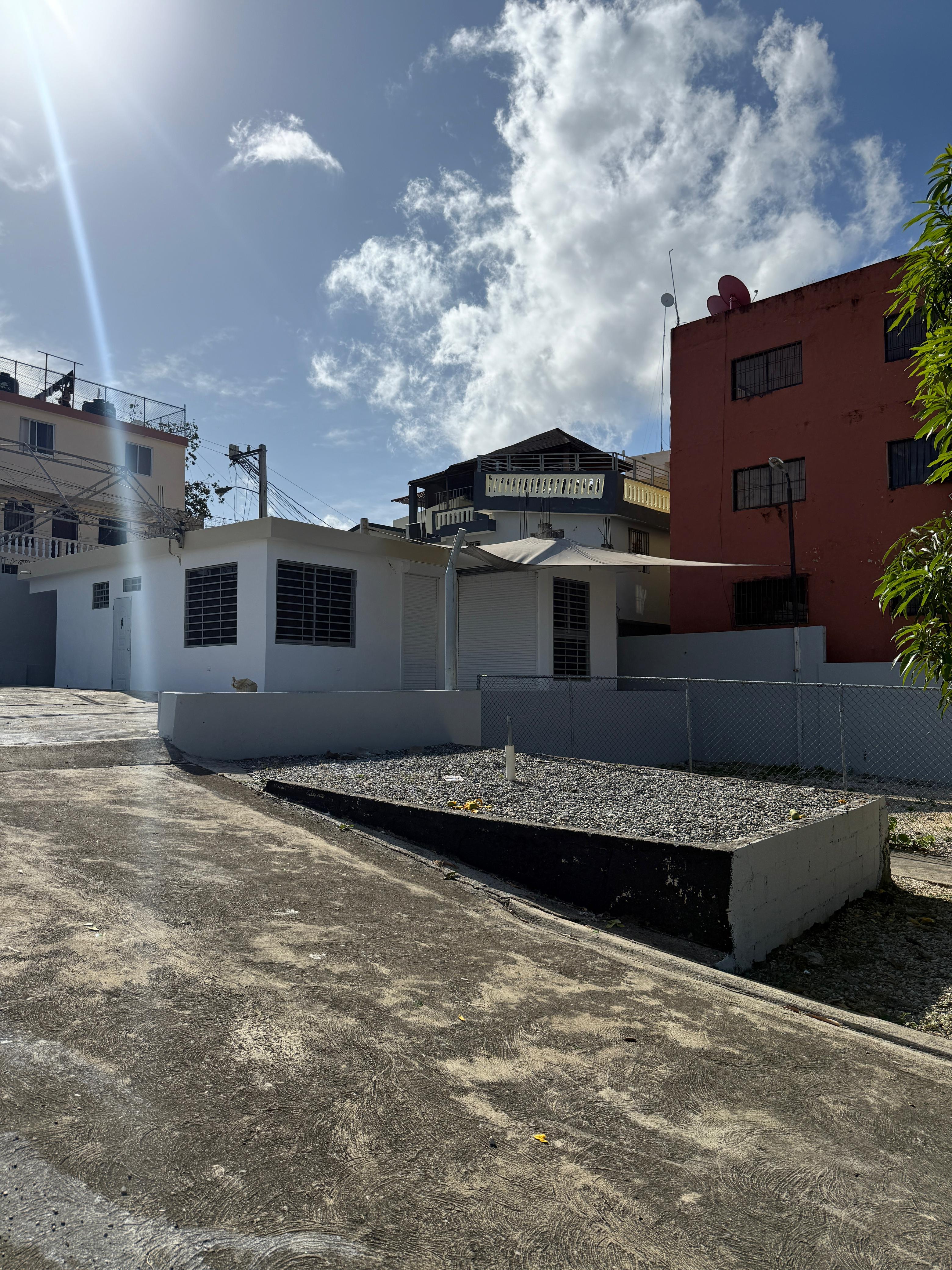 oficinas y locales comerciales - 🏡 *EN VENTA - Propiedad Comercial Estratégica* 📍 3