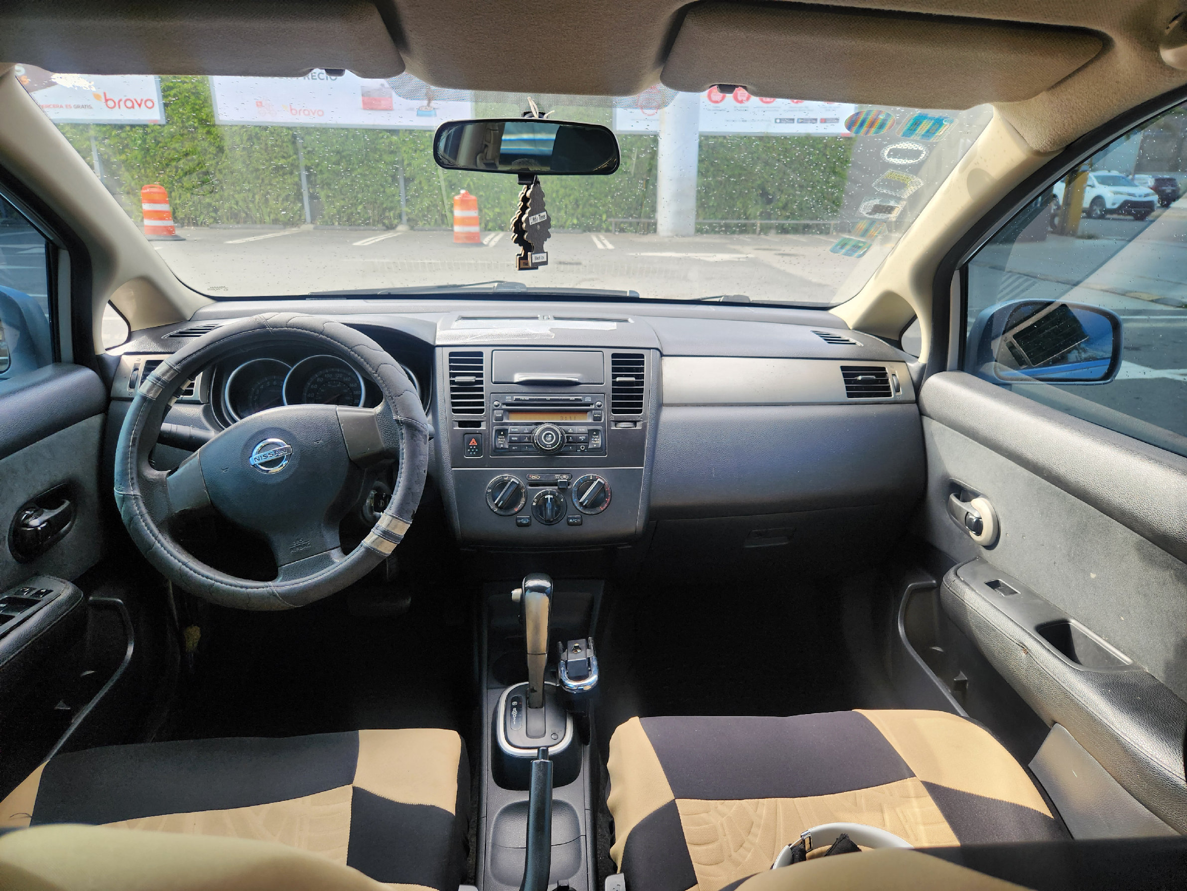 carros - Nissan Tiida 2011  8