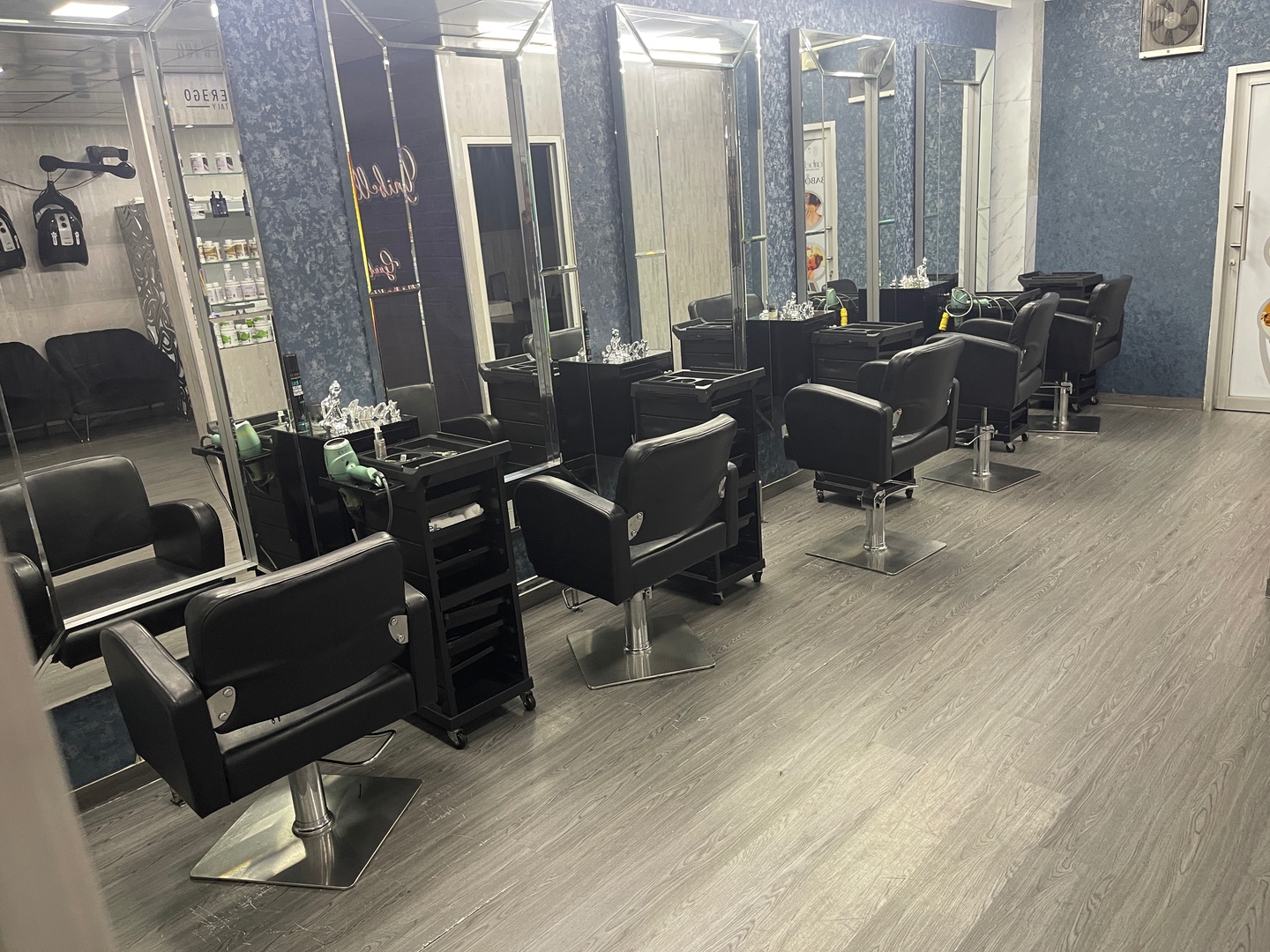negocios en venta - VENDO SALÓN DE BELLEZA  