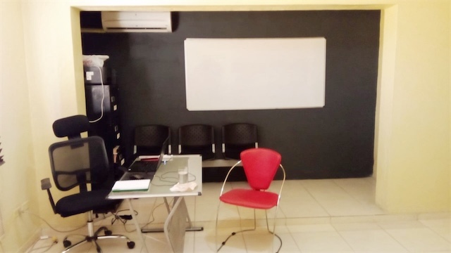 oficinas y locales comerciales - Oficina semi amoblada prados  4