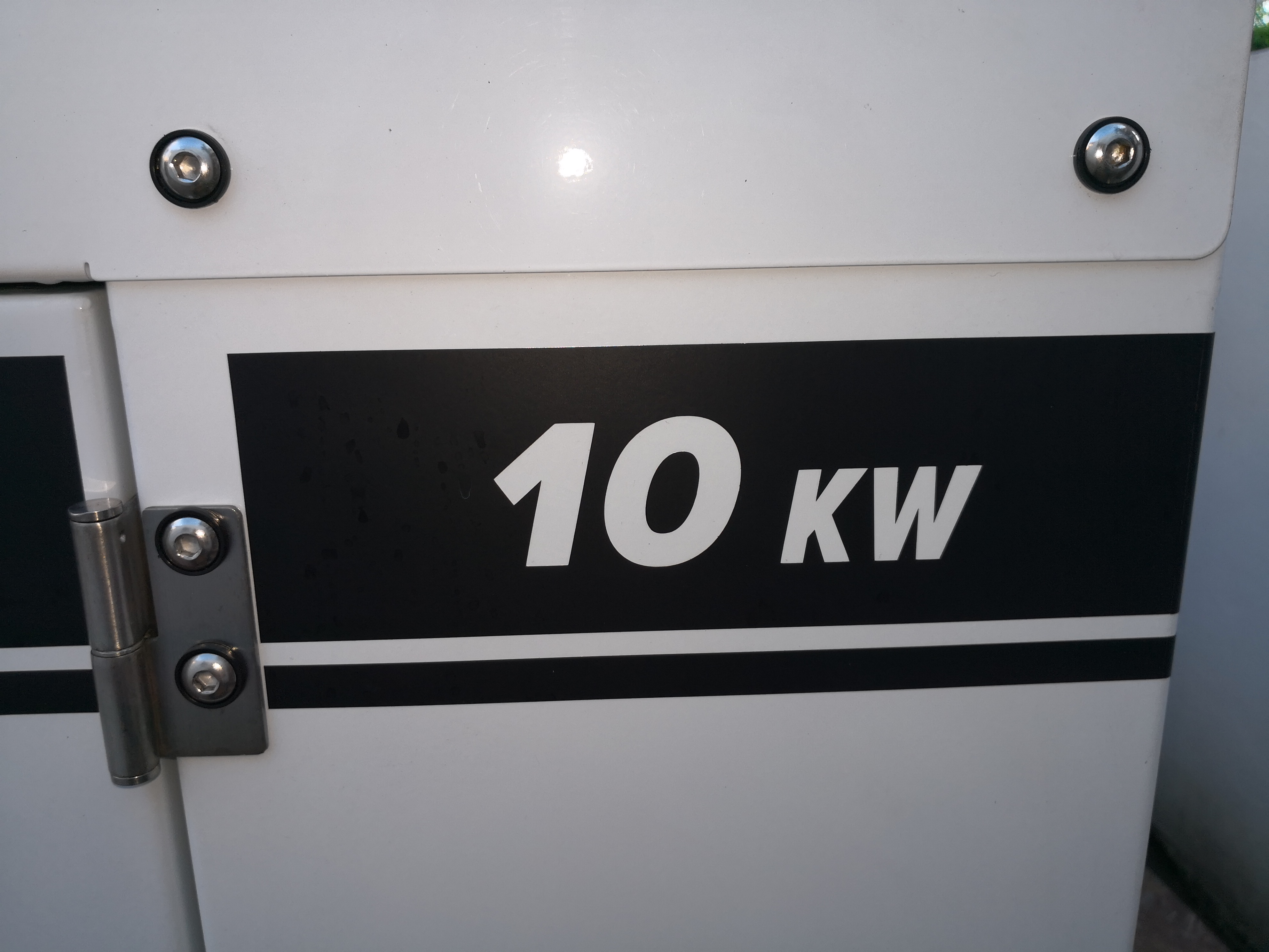 plantas e inversores - Generador Silencioso 10 kva 5