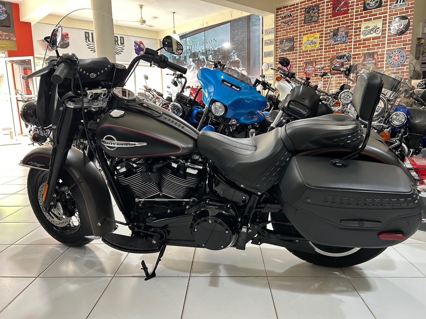 motores y pasolas - Harley Davidson Softail Heritage 2018 2