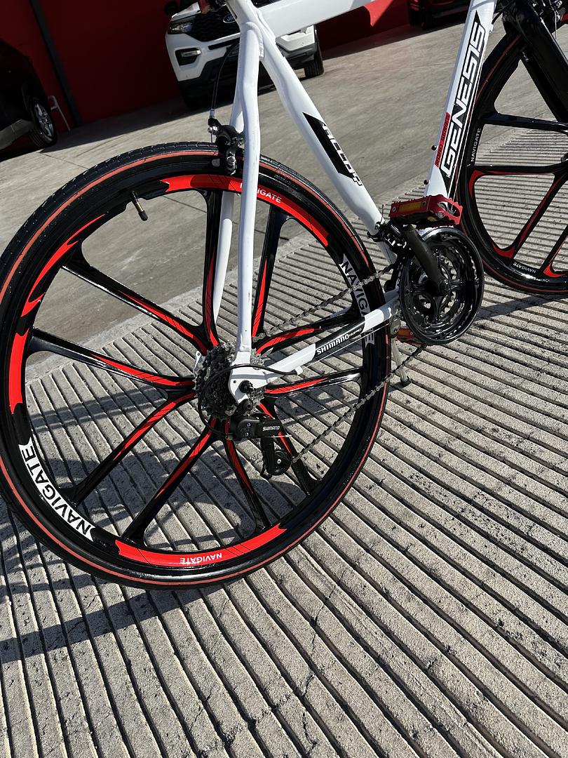 bicicletas y accesorios - bicicleta Shimano, en las mejores condiciones. 9.5 de 10. aro 28, gomas nuevas. 3