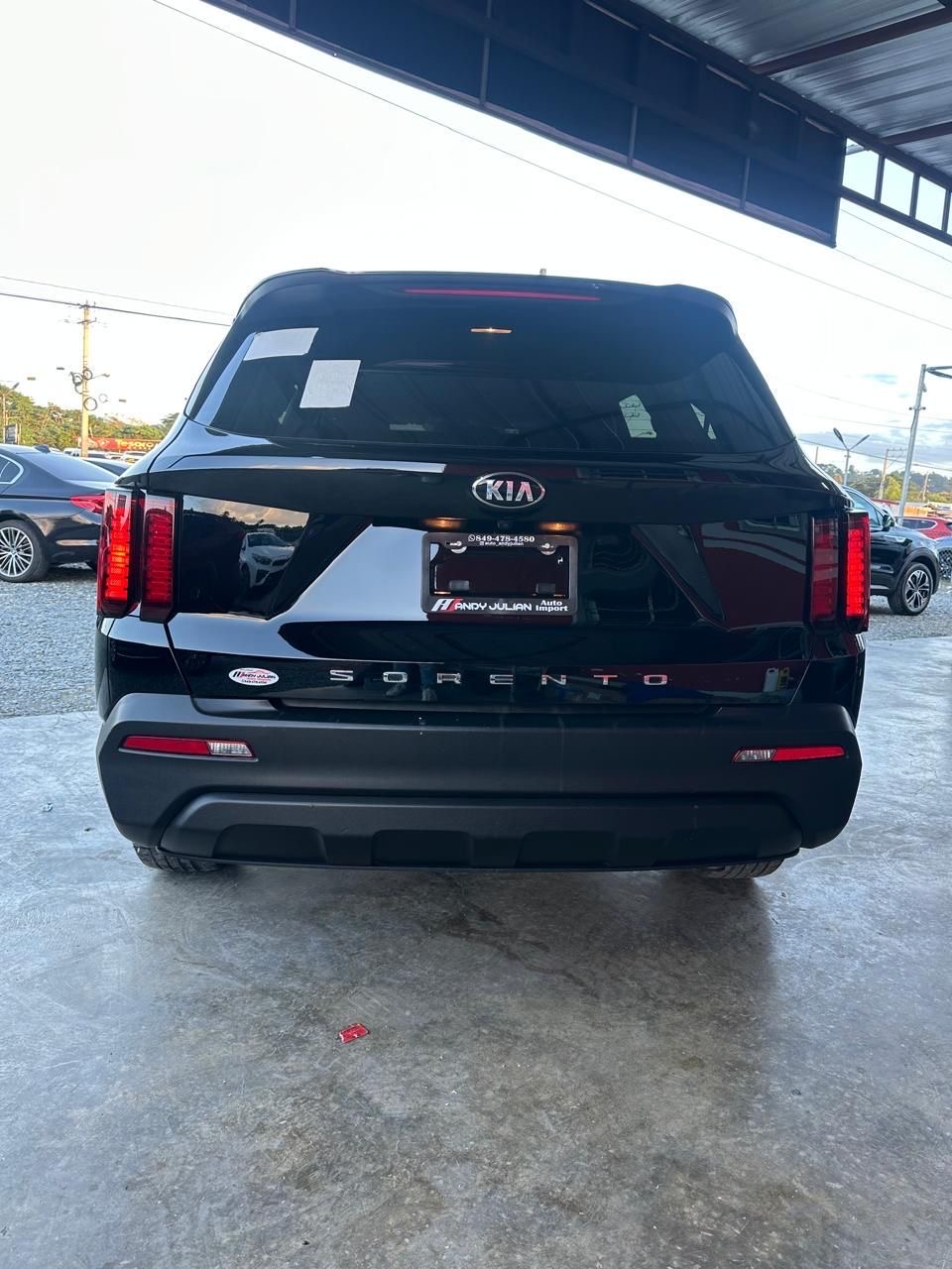 jeepetas y camionetas - Kia Sorento 2021 LX 4