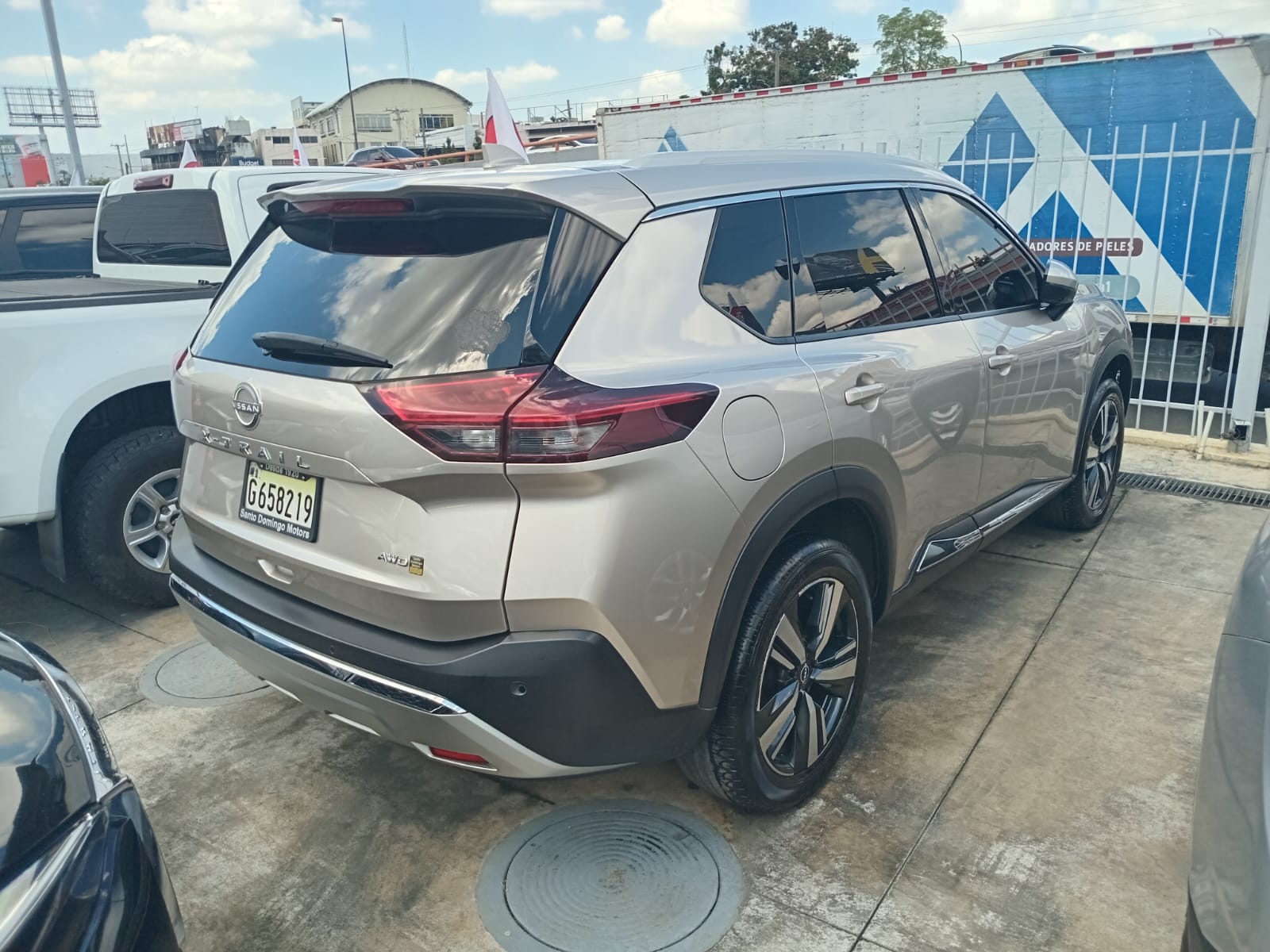jeepetas y camionetas - Nissan X-Trail Exclusive 2024 4