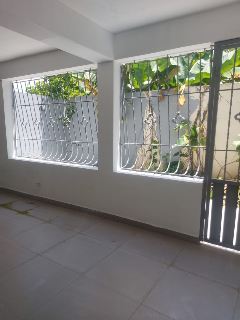 casas - Casa de dos niveles barata Autopista de San Isidro 9