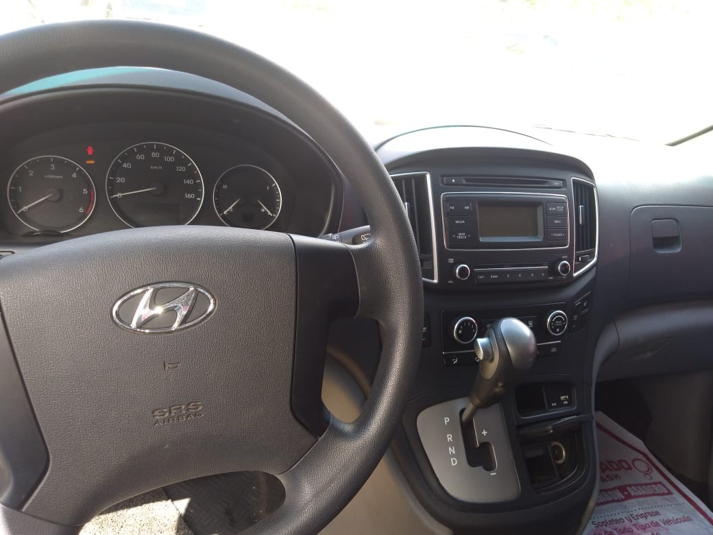 jeepetas y camionetas - HYUNDAI GRAND STAREX 2017 NEGRADESDE: RD$ 1,250,100.00 4