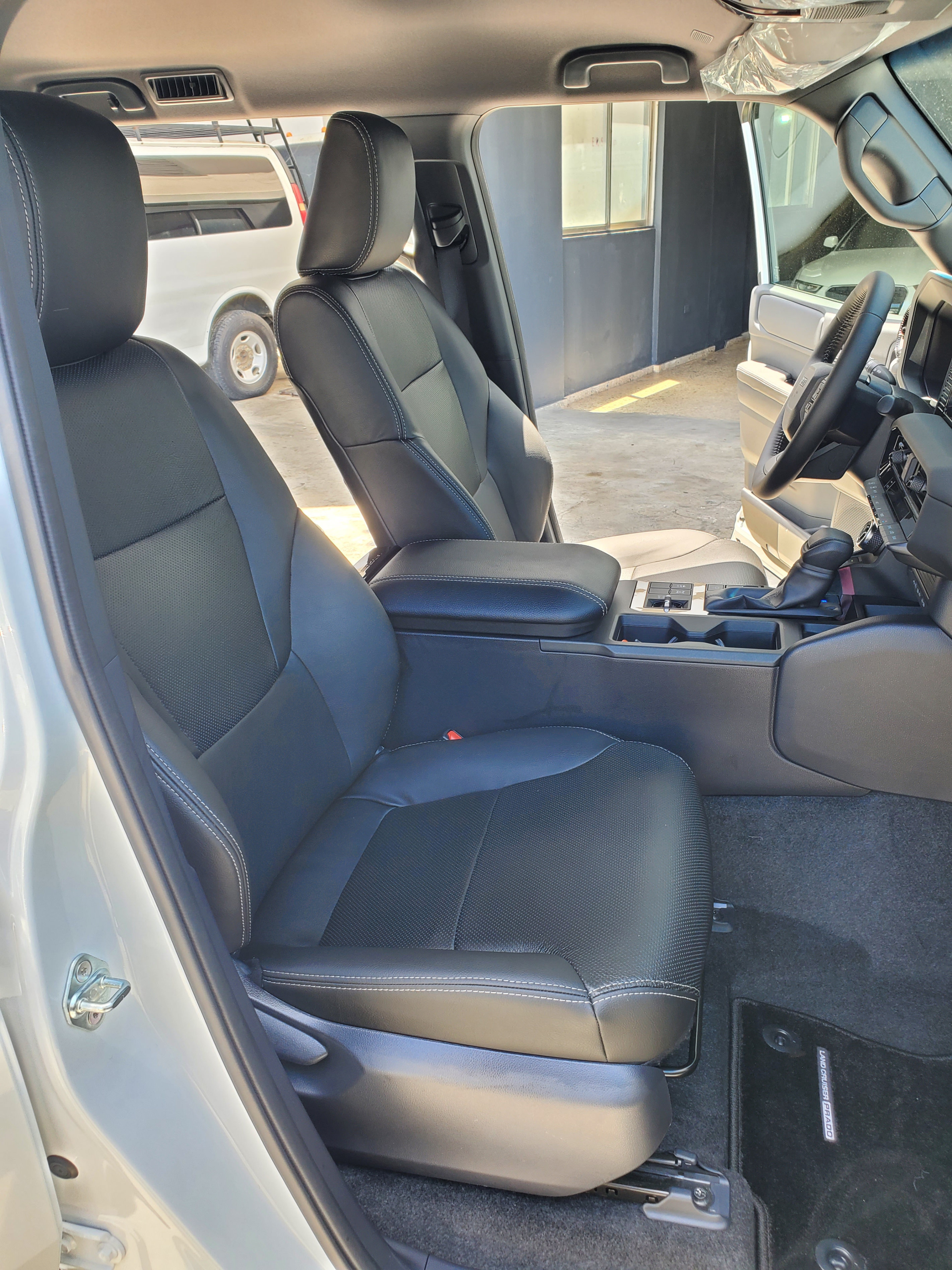 jeepetas y camionetas - Toyota Land Cruiser Prado All  Rounder 2025 8