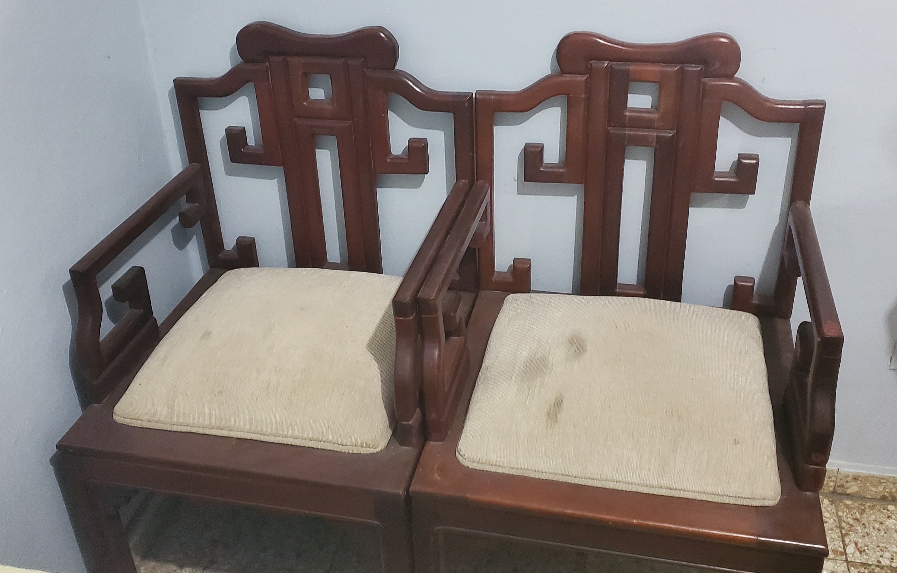 muebles y colchones - juego de 4 mesedora con su mesa, comedor de 6 sillas y 2butacas todo de caobas  2