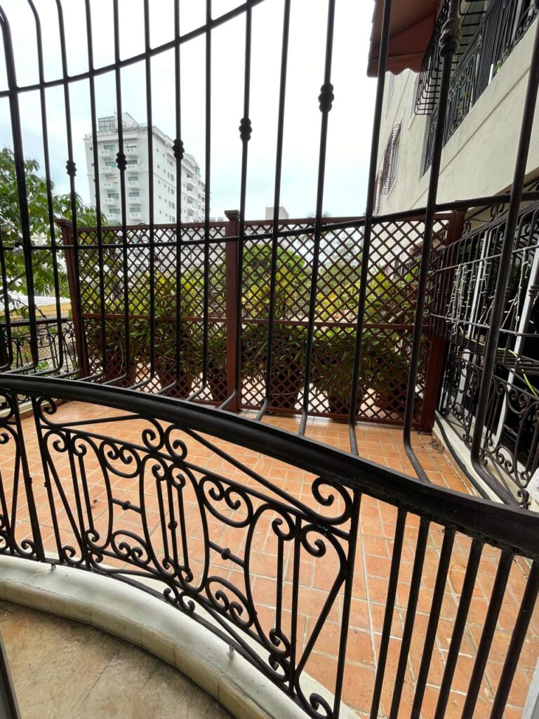 apartamentos - 2734- APTO. EN URB. REAL, STO. DGO.  9