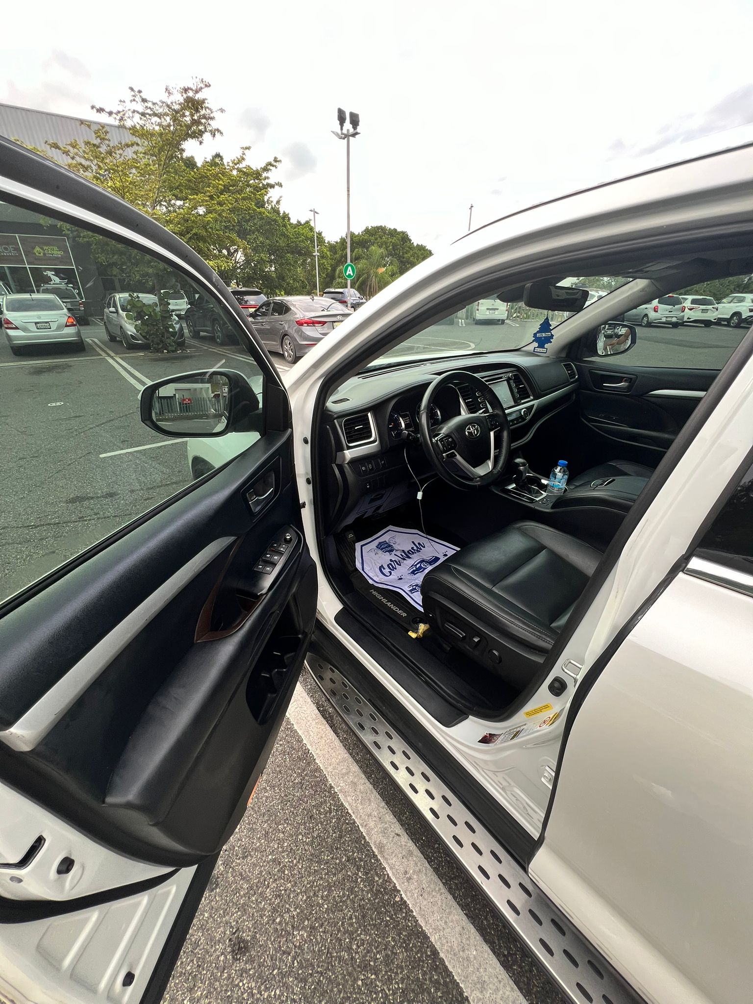jeepetas y camionetas - Toyota highlander limited 2019 clean Carfax  7