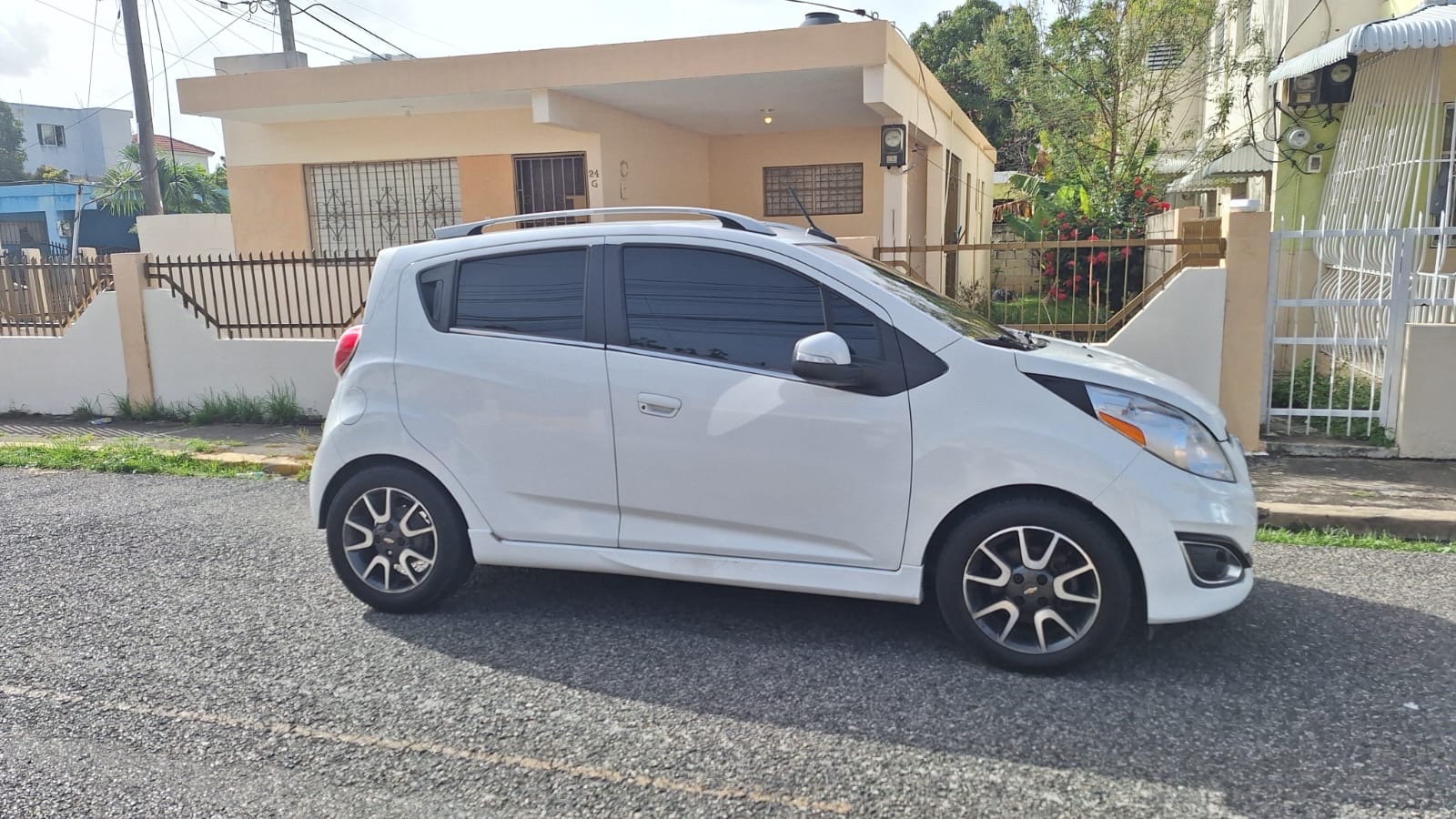 carros - Vendo Chevrolet spark 2014 LT nuevo sin detalles  3