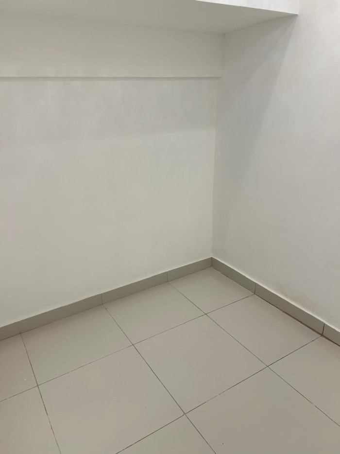 oficinas y locales comerciales - EXCLUSIVO LOCAL COMERCIAL EN PRESTIGIOSA ZONA DE N 1