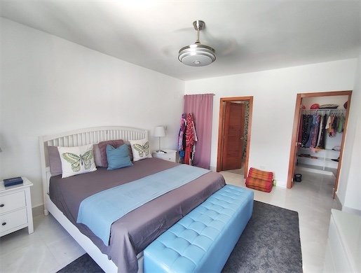 apartamentos - Quinto nivel de venta en Los llanos de Gurabo 3