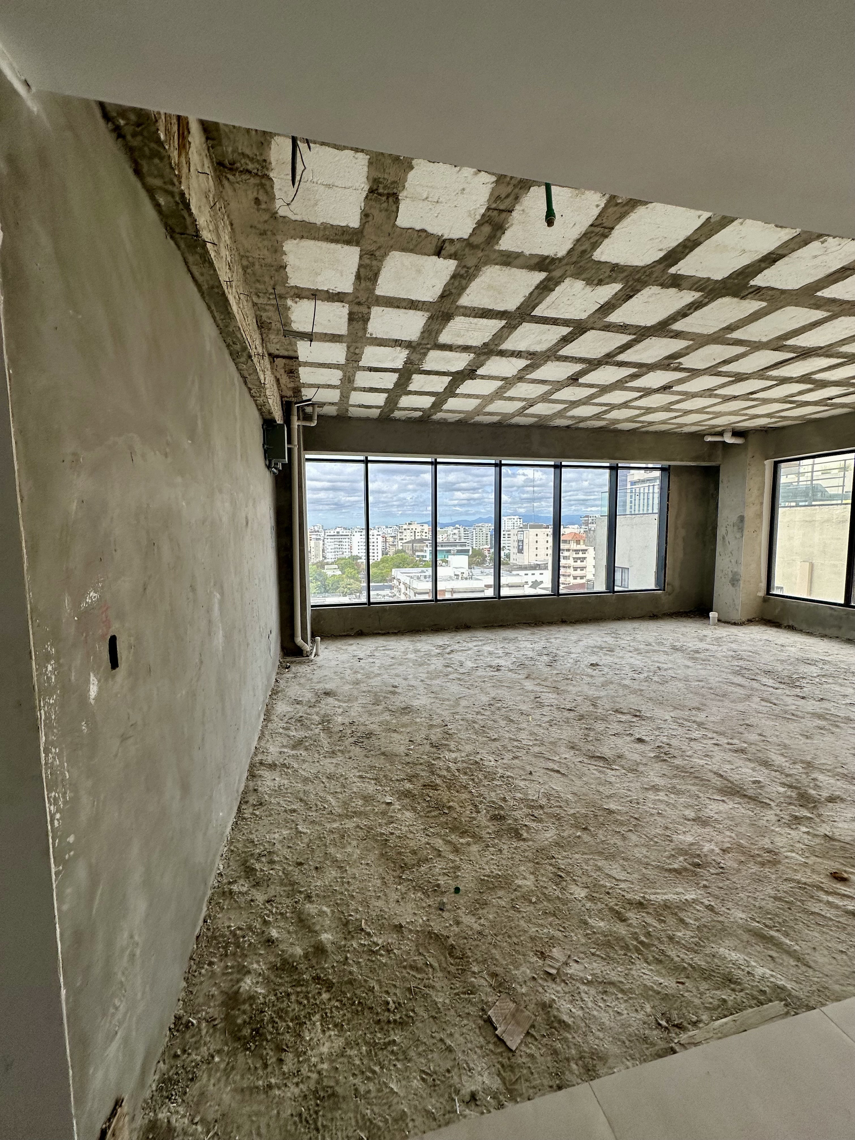 oficinas y locales comerciales - ¡Oportunidad Única en Piantini! Local en Venta en Villa Palmera Business Center. 4
