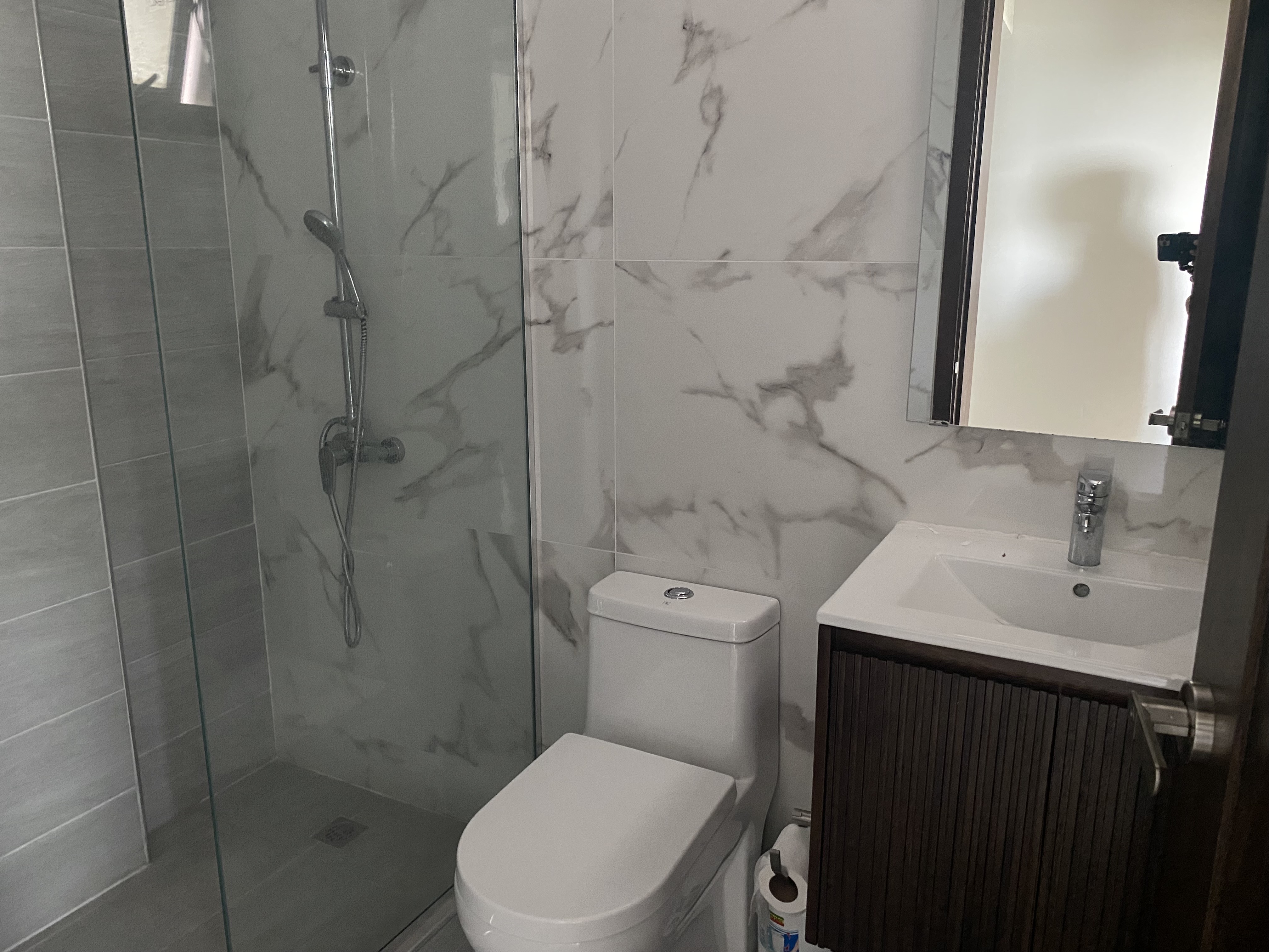 apartamentos - Exclusivo 4to nivel con ascensor privado y 2 parqueos  7