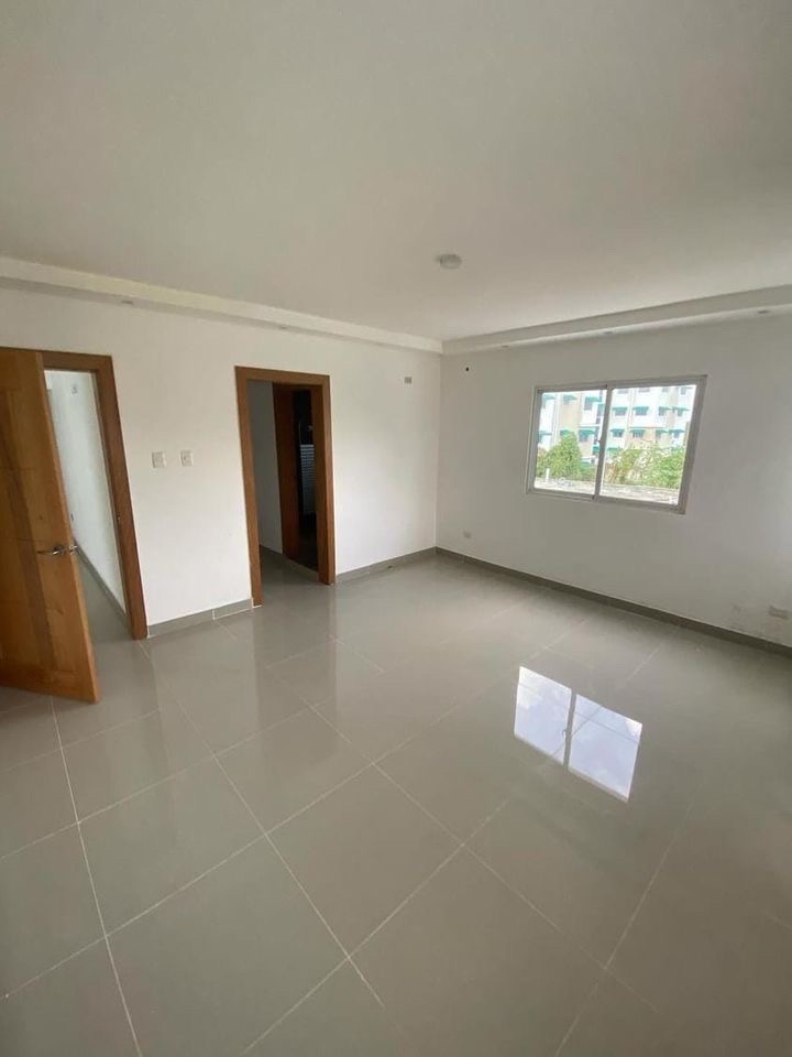 casas - venta de casa con jacuzzi en la autopista de san isidro Santo Domingo este  7