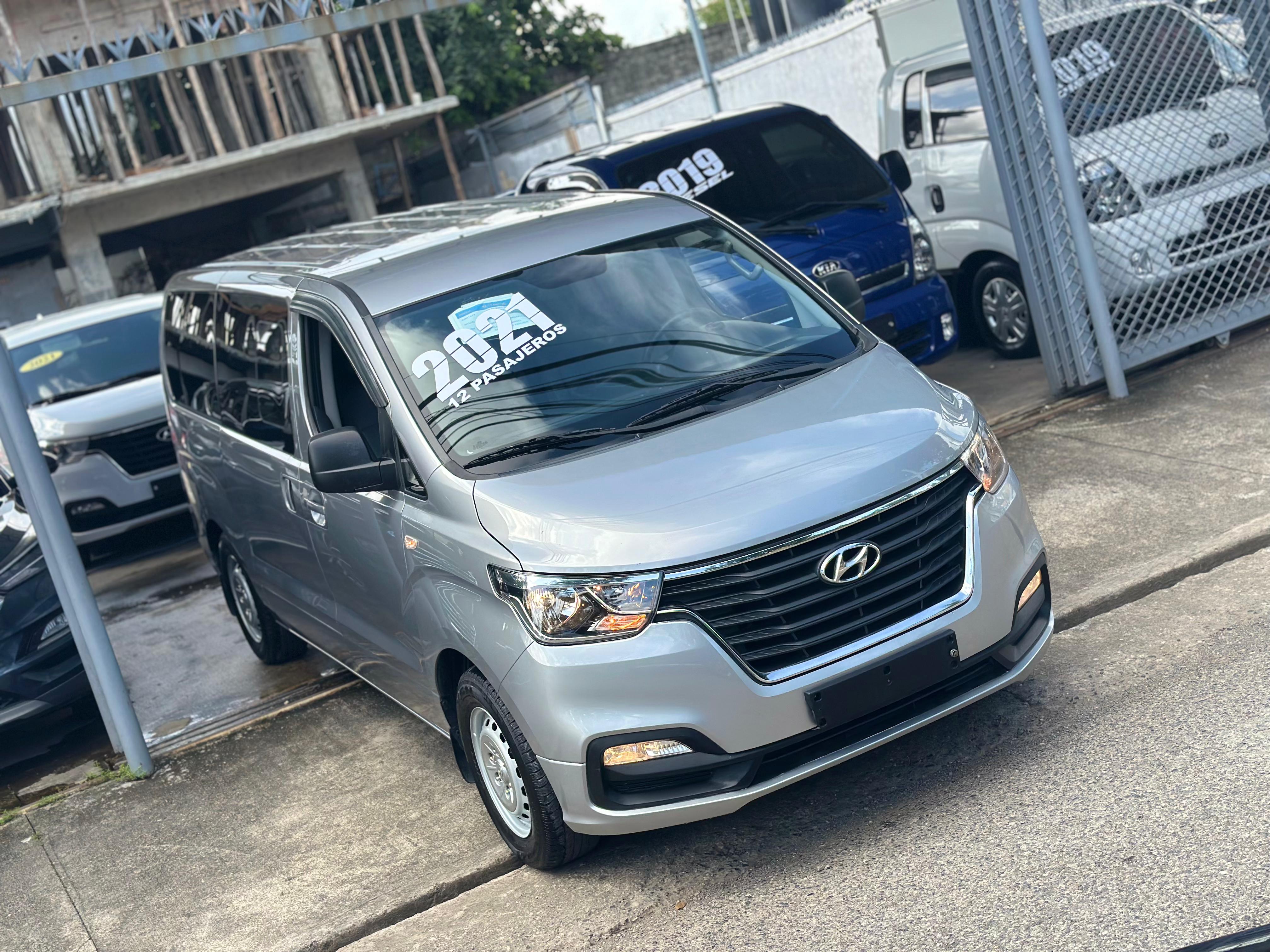 jeepetas y camionetas - 2021 HYUNDAI GRAND STAREX SIN LIMITACION