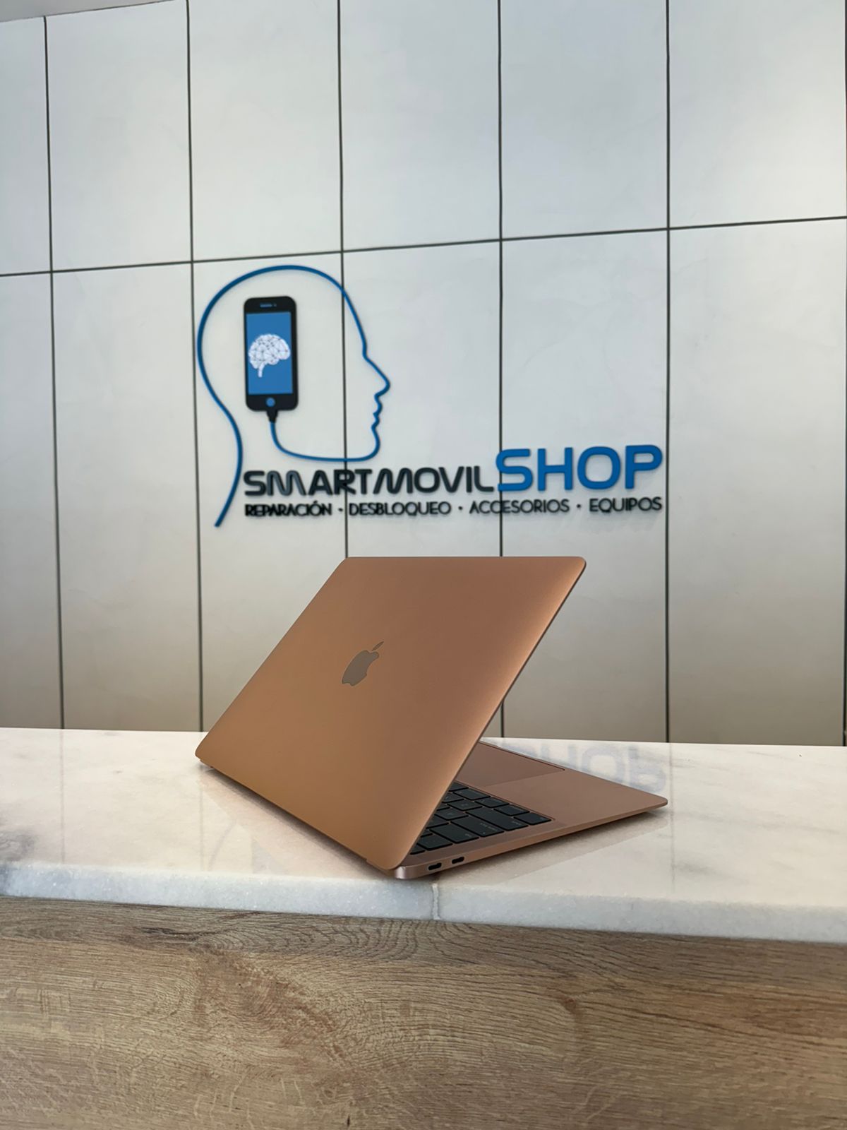 computadoras y laptops - MACBOOK AIR 2019 RETINA/13-INCH  (SOMOS TIENDA) 1