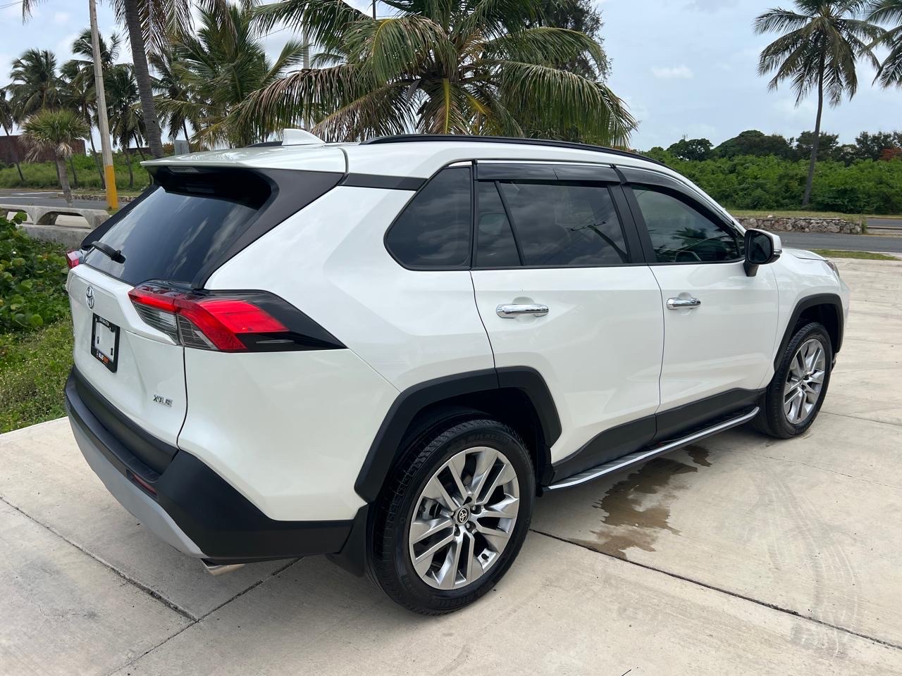 jeepetas y camionetas - TOYOTA RAV4 XLE PREMIUM 2022 RECIÉN IMPORTADA LA MÁS FULL! TODO INCLUIDO NUEVAAA 3