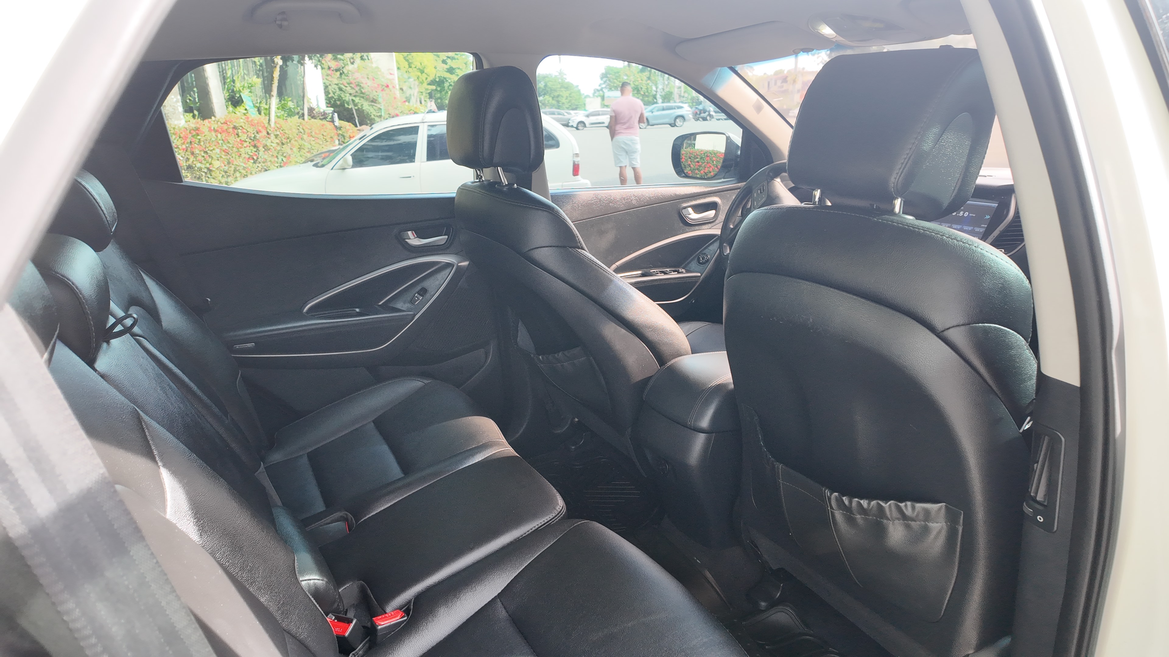 jeepetas y camionetas - Hyundai Santa Fe 2013 – En excelente estado 2