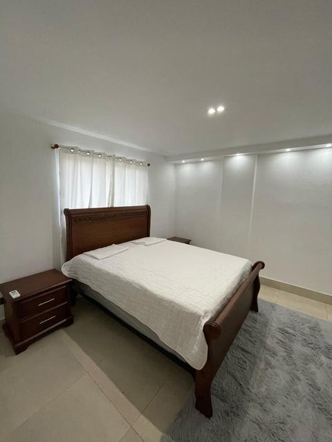 apartamentos - Apartamento amueblado en alquiler #24-702 con 3 habitaciones, piscina, seguridad 4
