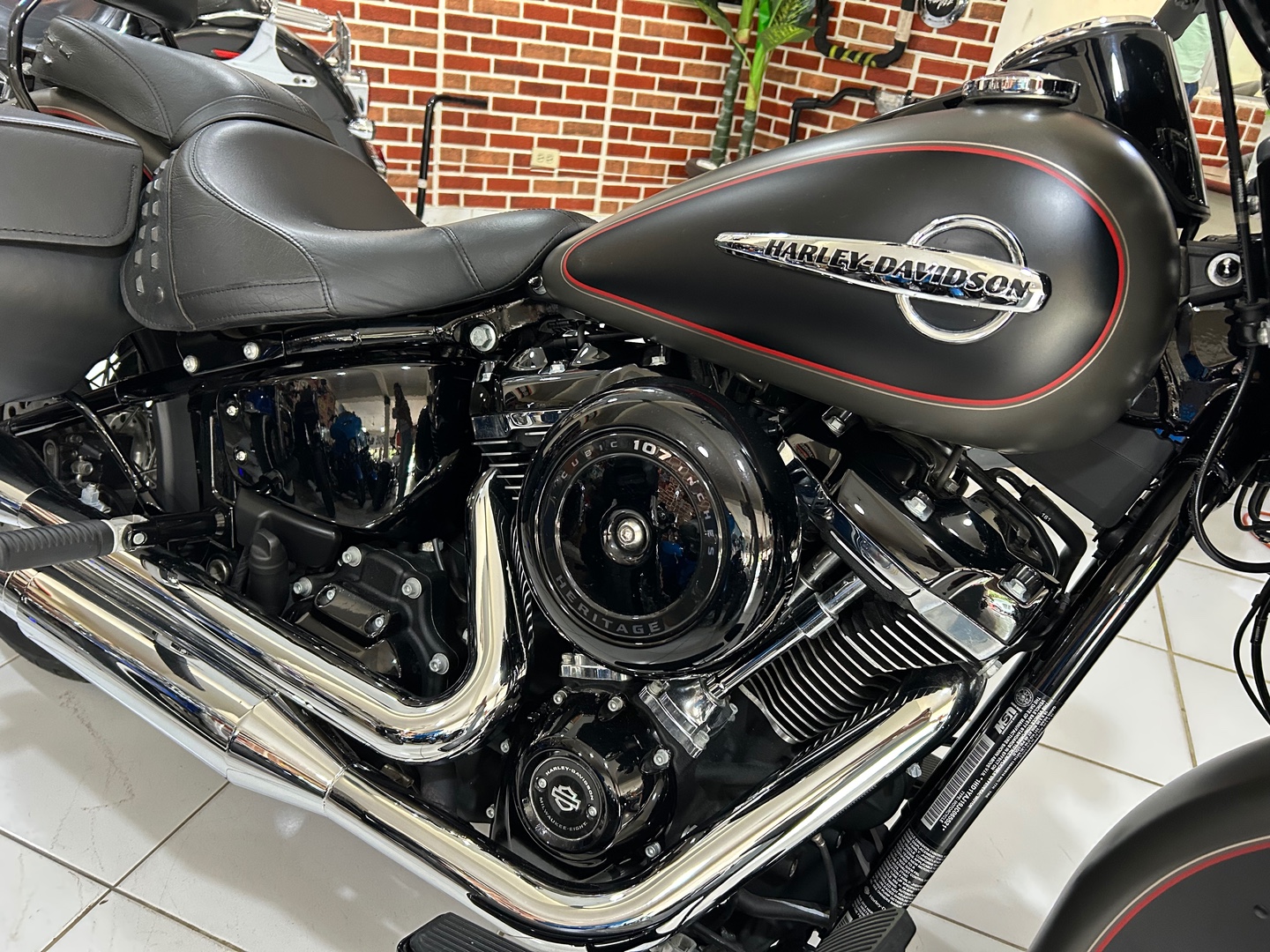motores y pasolas - Harley Davidson Softail Heritage 2018 3