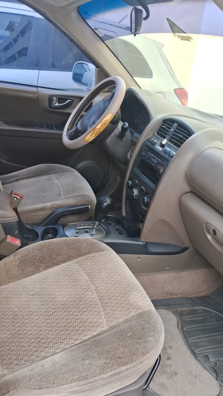 jeepetas y camionetas - Hyundai 2004 (NEGOCIABLE) 5
