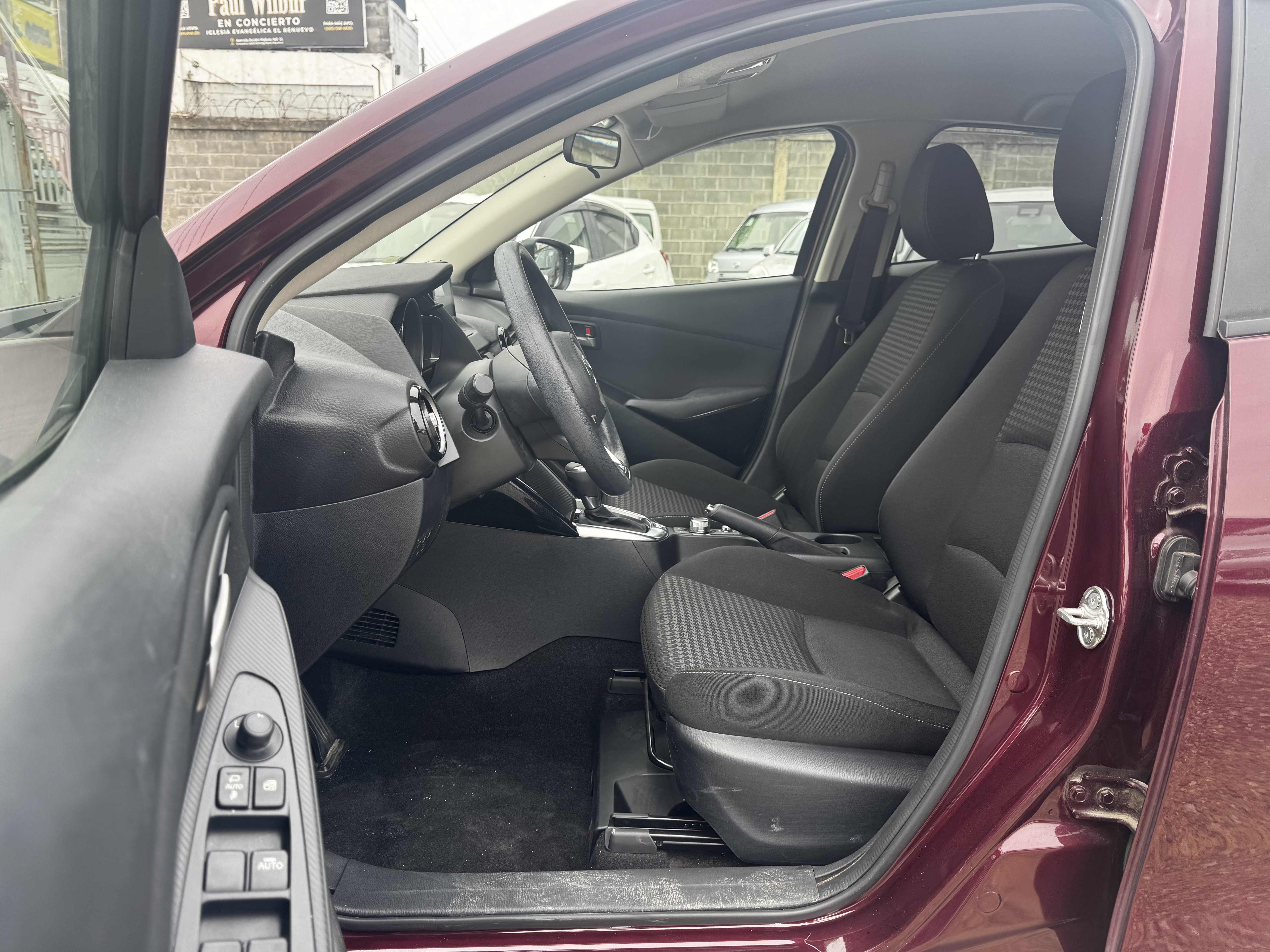 carros - Mazda Demio 2019 4