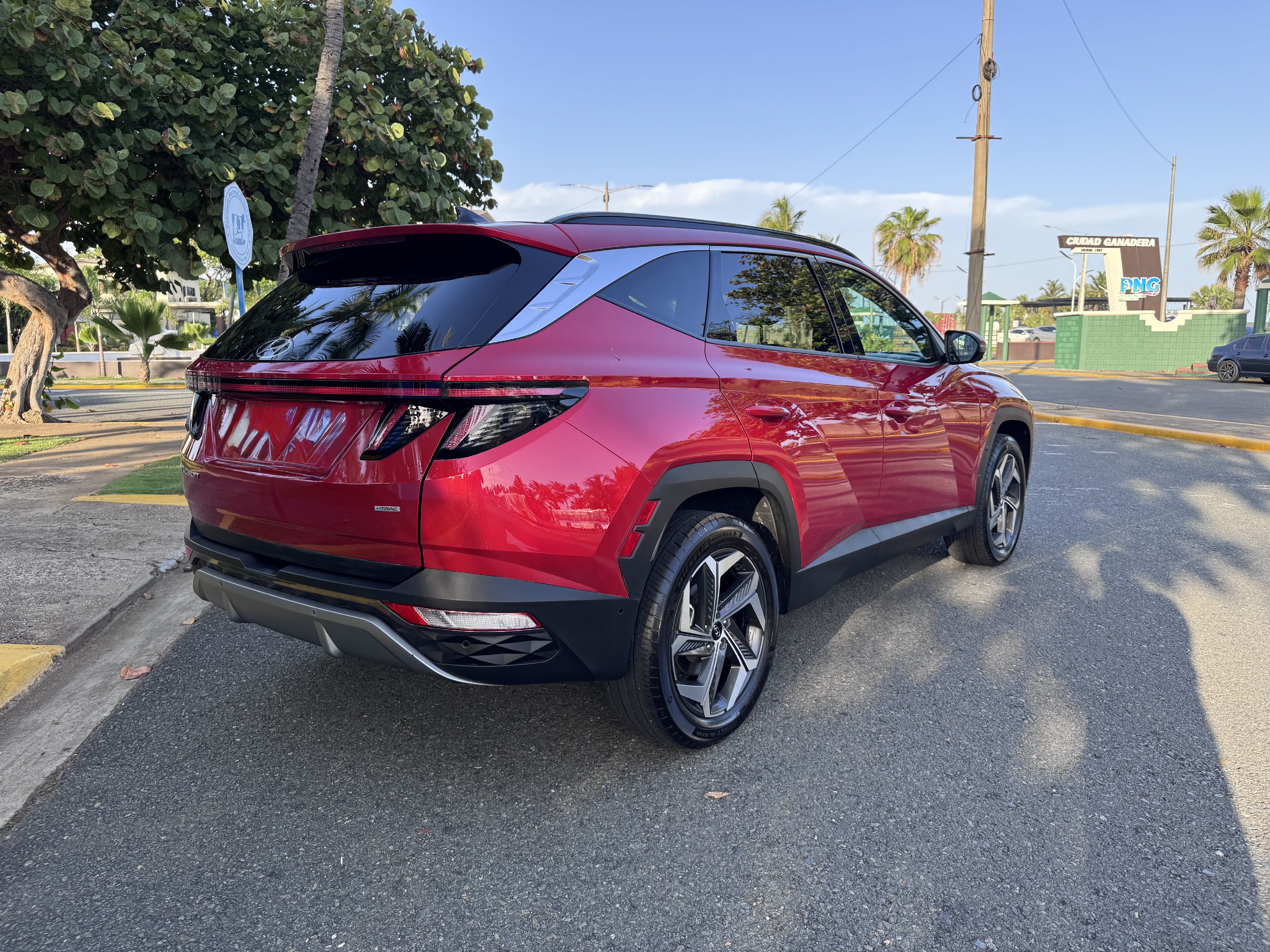 jeepetas y camionetas - HYUNDAI TUCSON LIMITED AWD 2