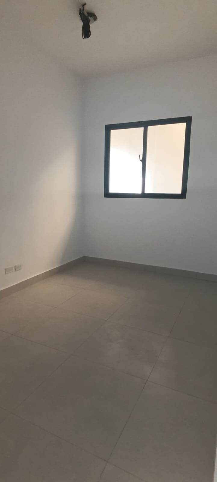 oficinas y locales comerciales - Local en primer nivel en La Julia 103m2 con Terraz 5