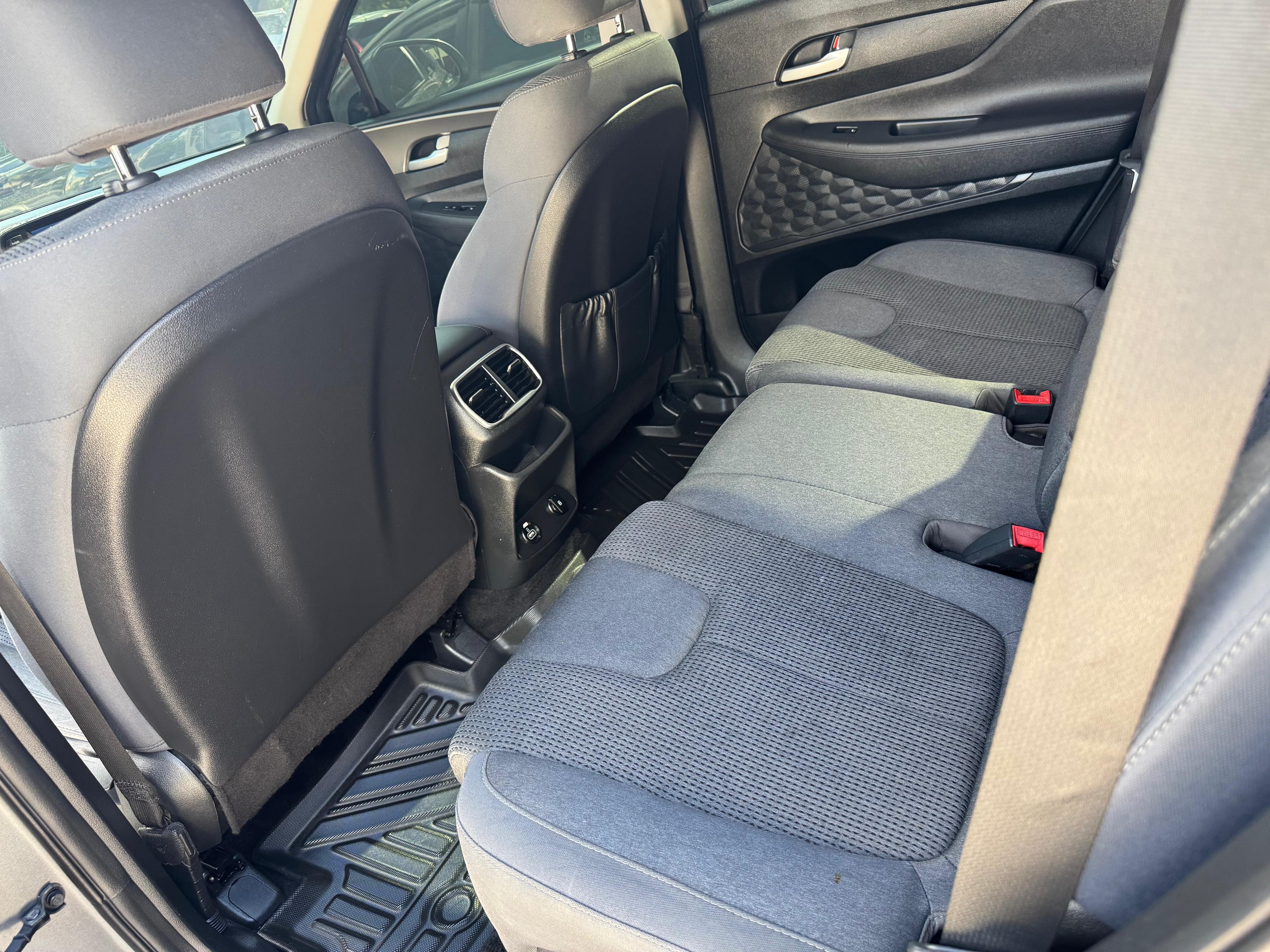 jeepetas y camionetas - Hyundai Santa Fe SE 2019 3