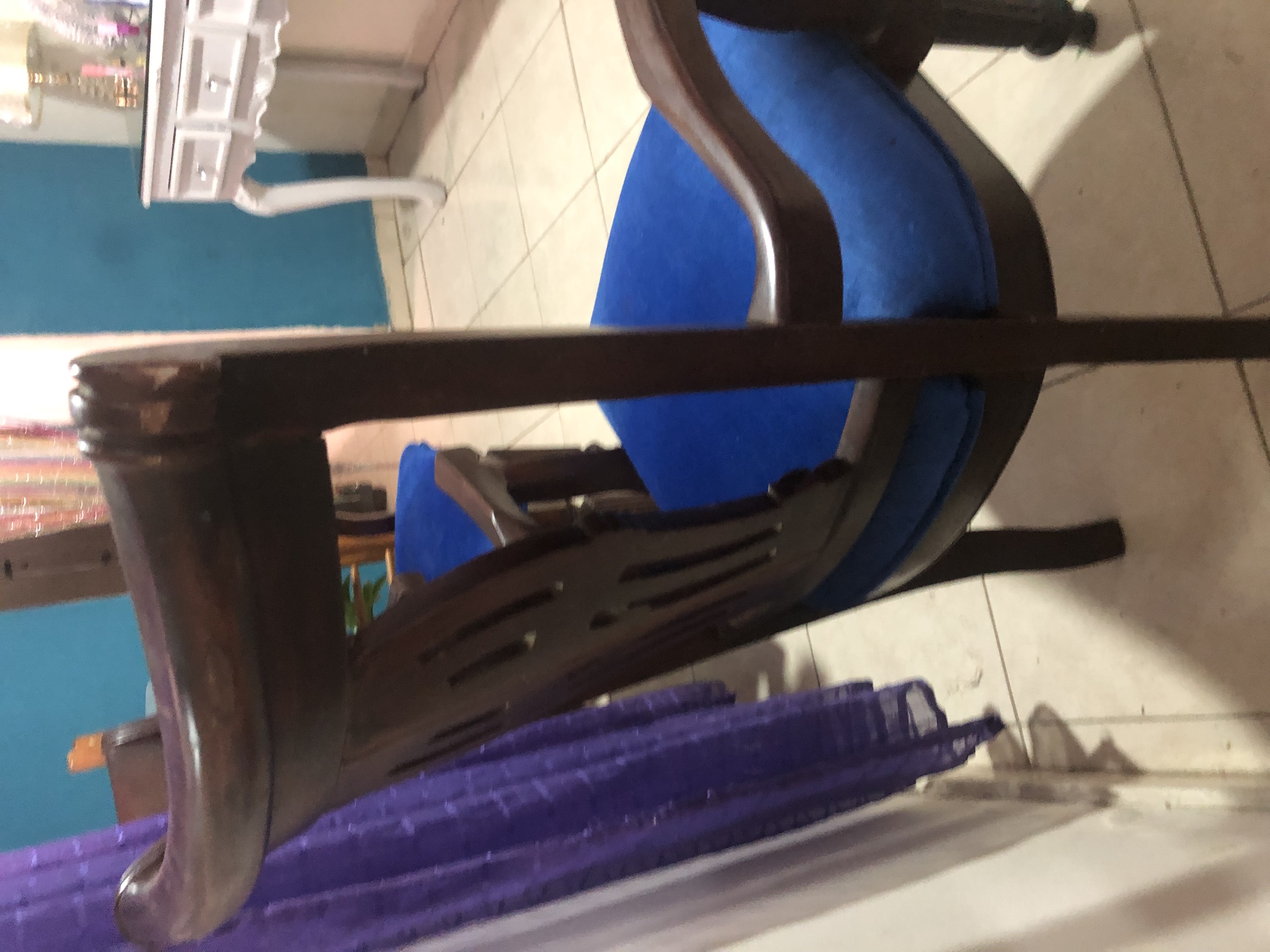 muebles y colchones - Butaca en caoba y un sofá  3
