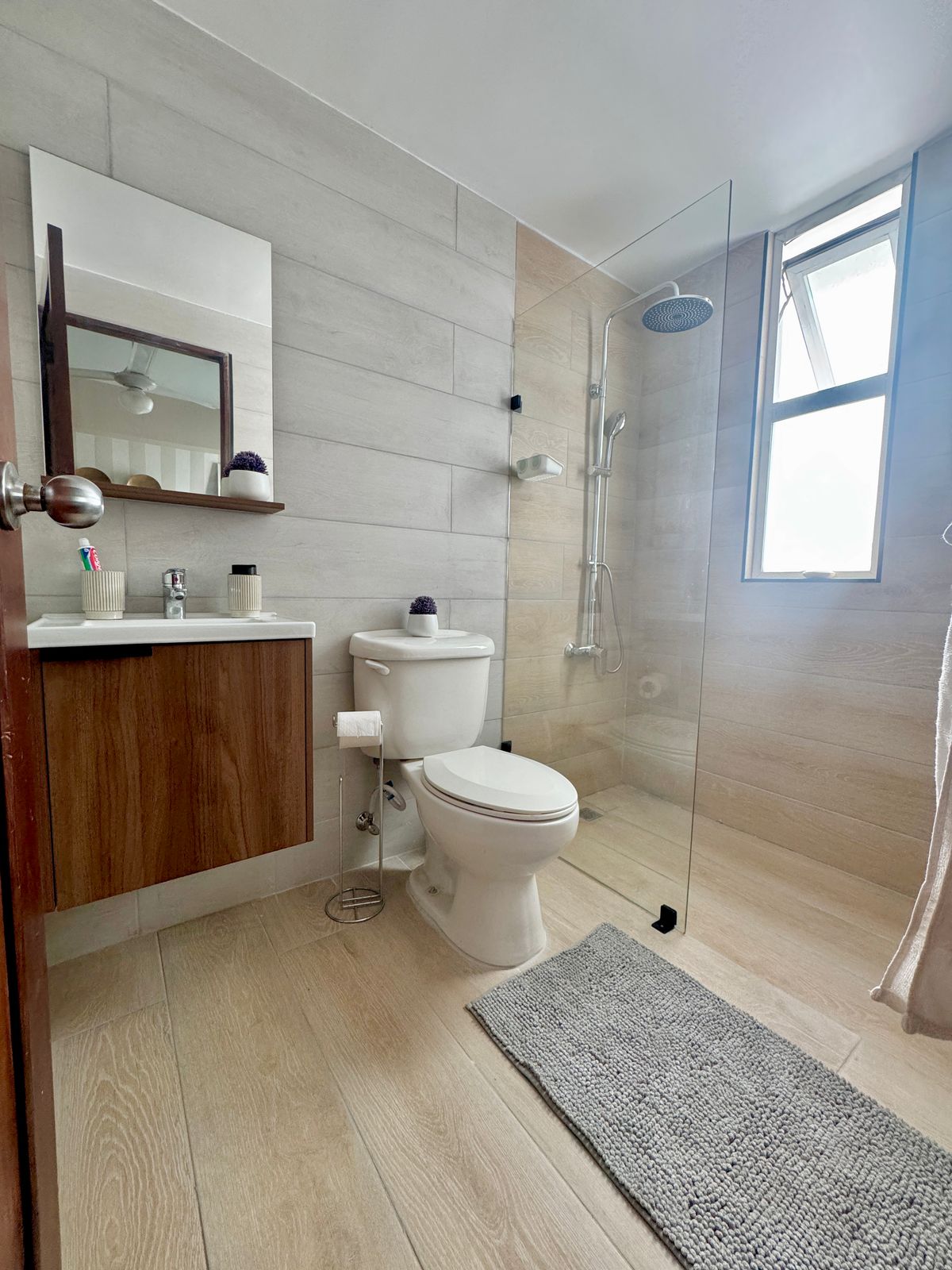 apartamentos - APARTAMENTO EN VENTA 3ER NIVEL EN EL RENACIMIENTO 1