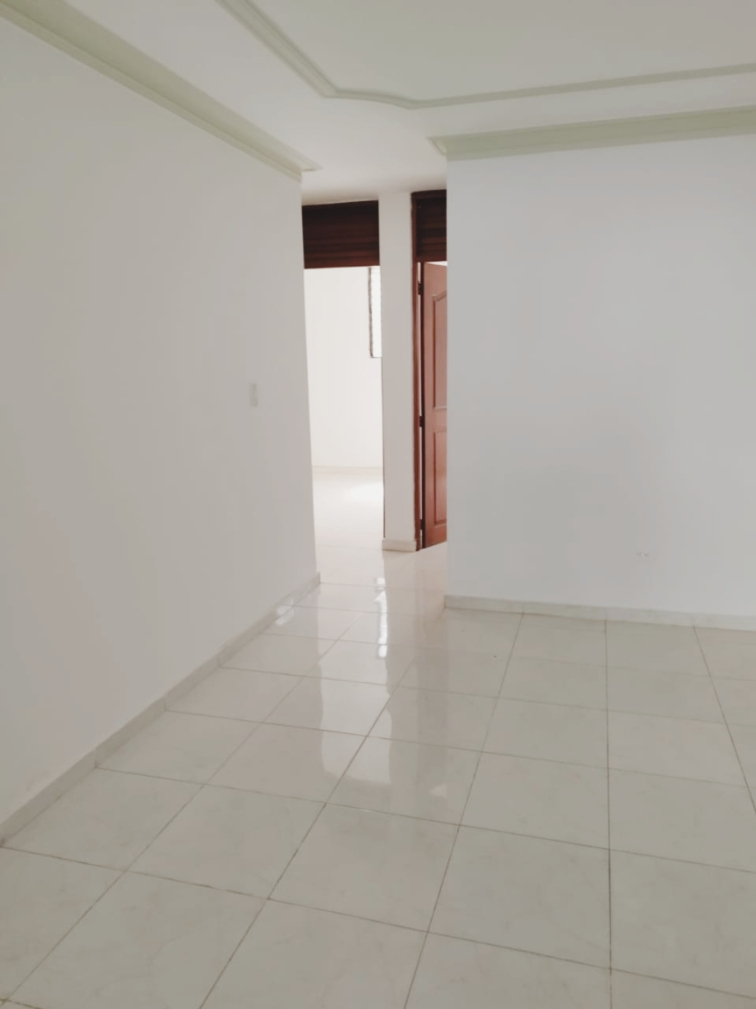 apartamentos - -De Oportunidad -Se Vende Apartamento en La Española  (primer nivel) de 140  mts 7