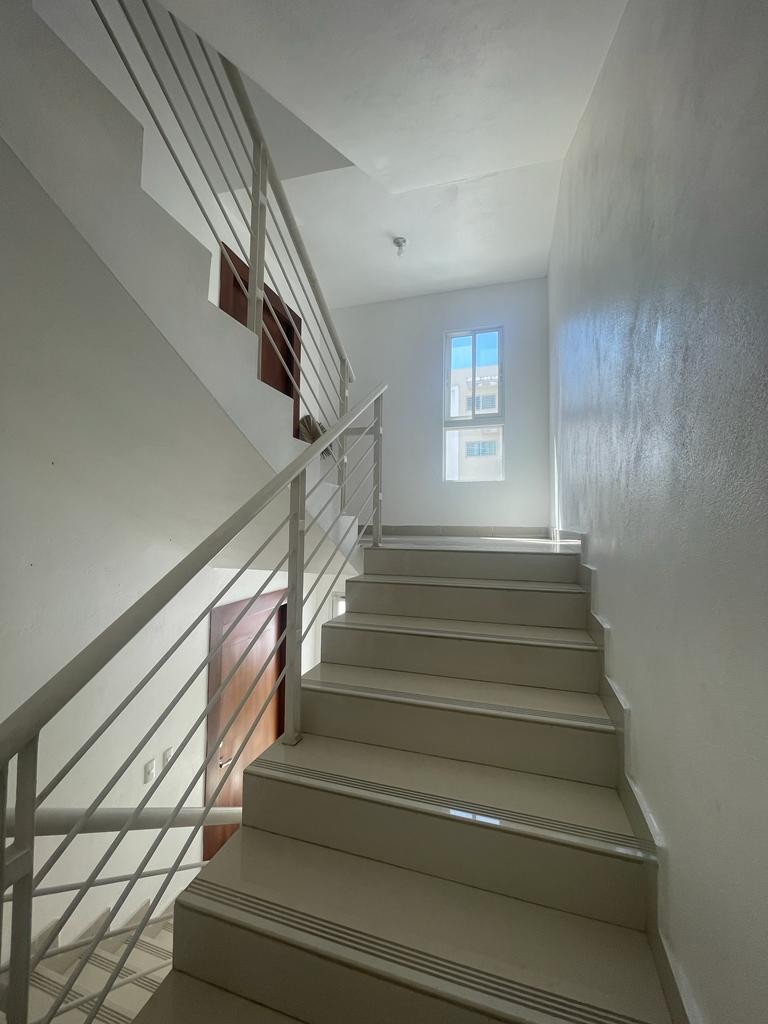 apartamentos - Apartamento 3er Nivel con Piscina en Gurabo 1