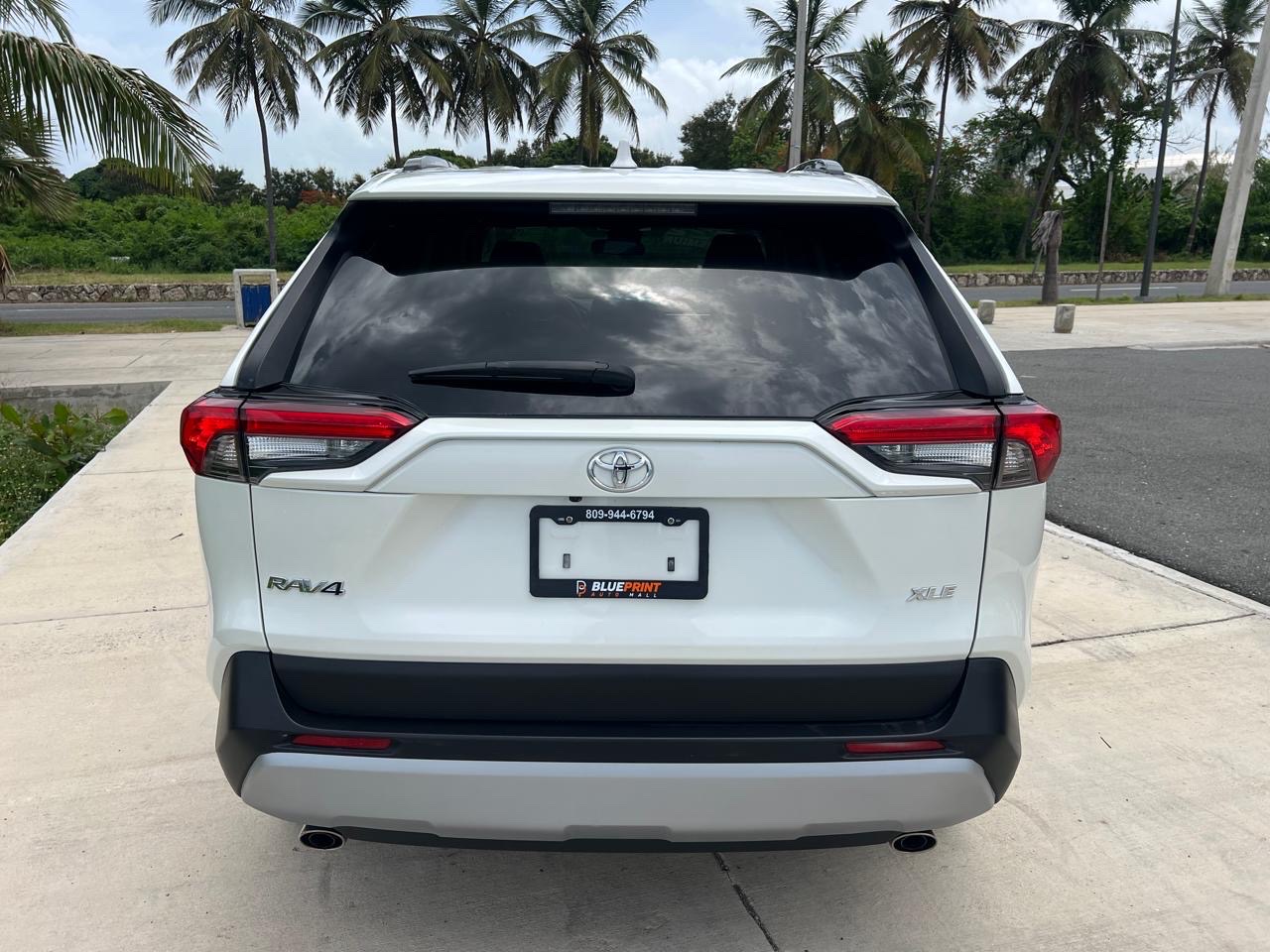 jeepetas y camionetas - TOYOTA RAV4 XLE PREMIUM 2022 RECIÉN IMPORTADA LA MÁS FULL! TODO INCLUIDO NUEVAAA 4