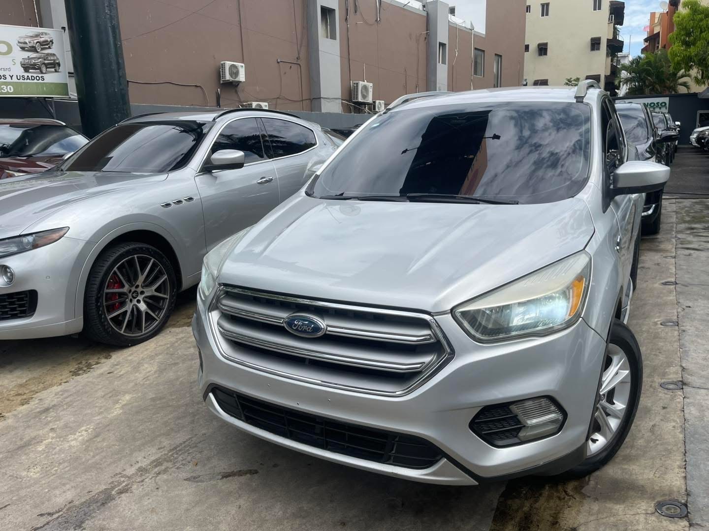 jeepetas y camionetas - FORD ESCAPE SEL 2017 4