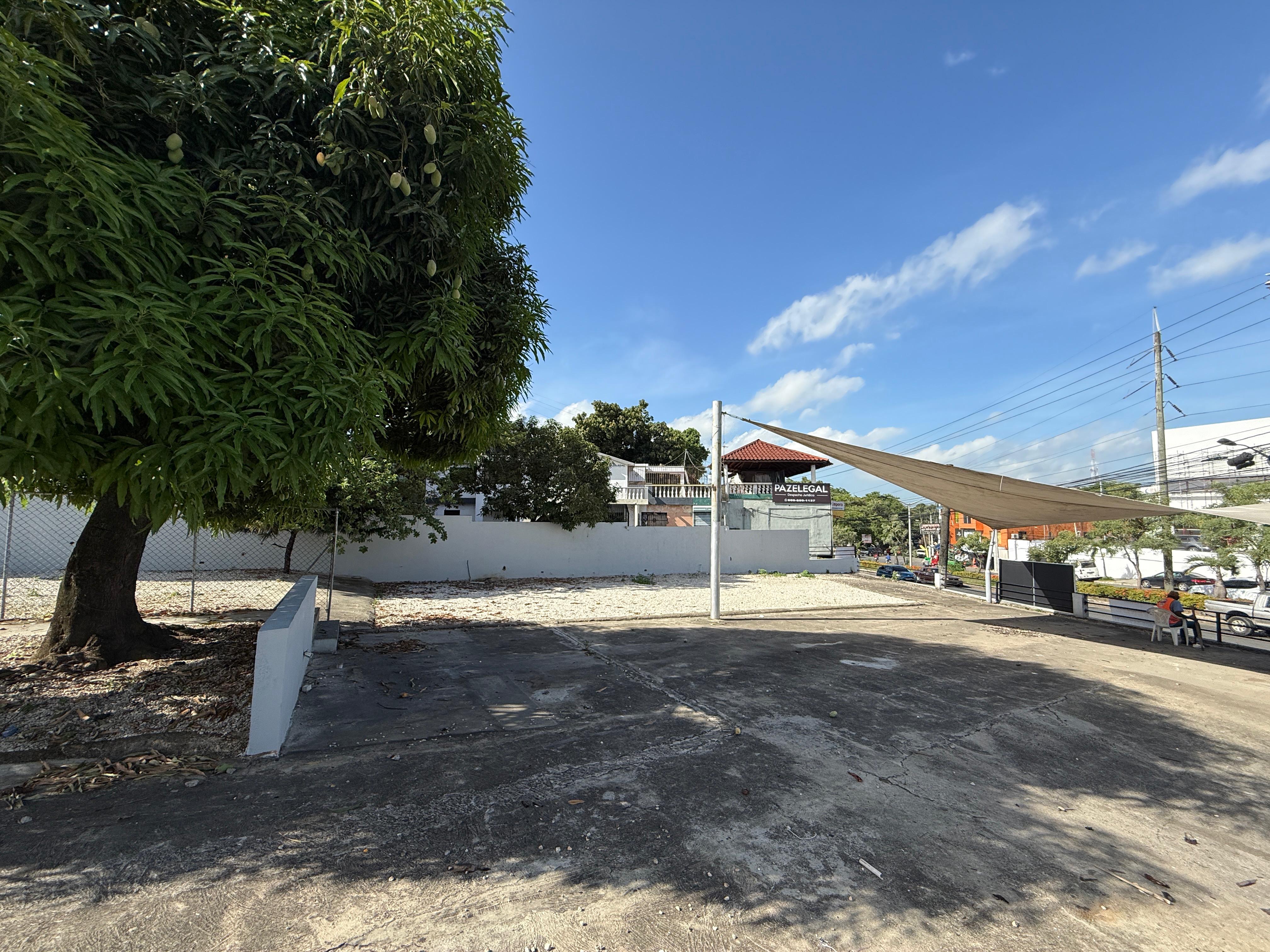 oficinas y locales comerciales - 🏡 *EN VENTA - Propiedad Comercial Estratégica* 📍 5