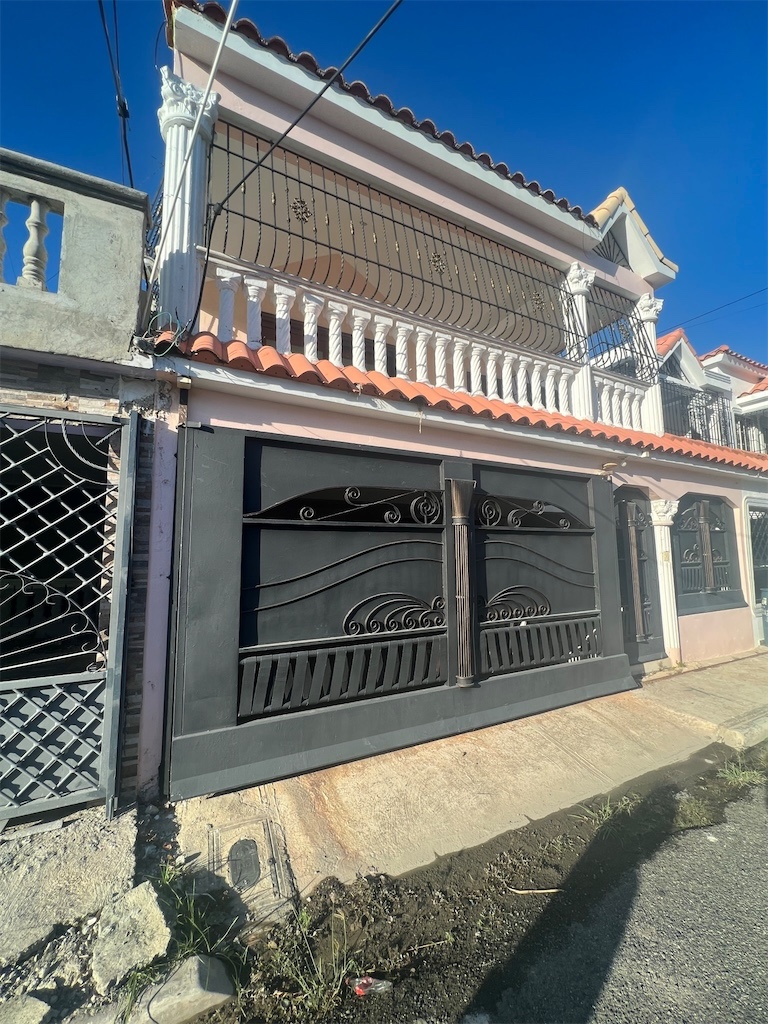 casas - Venta de casa de dos niveles en prado de san Isidro Santo Domingo este  0