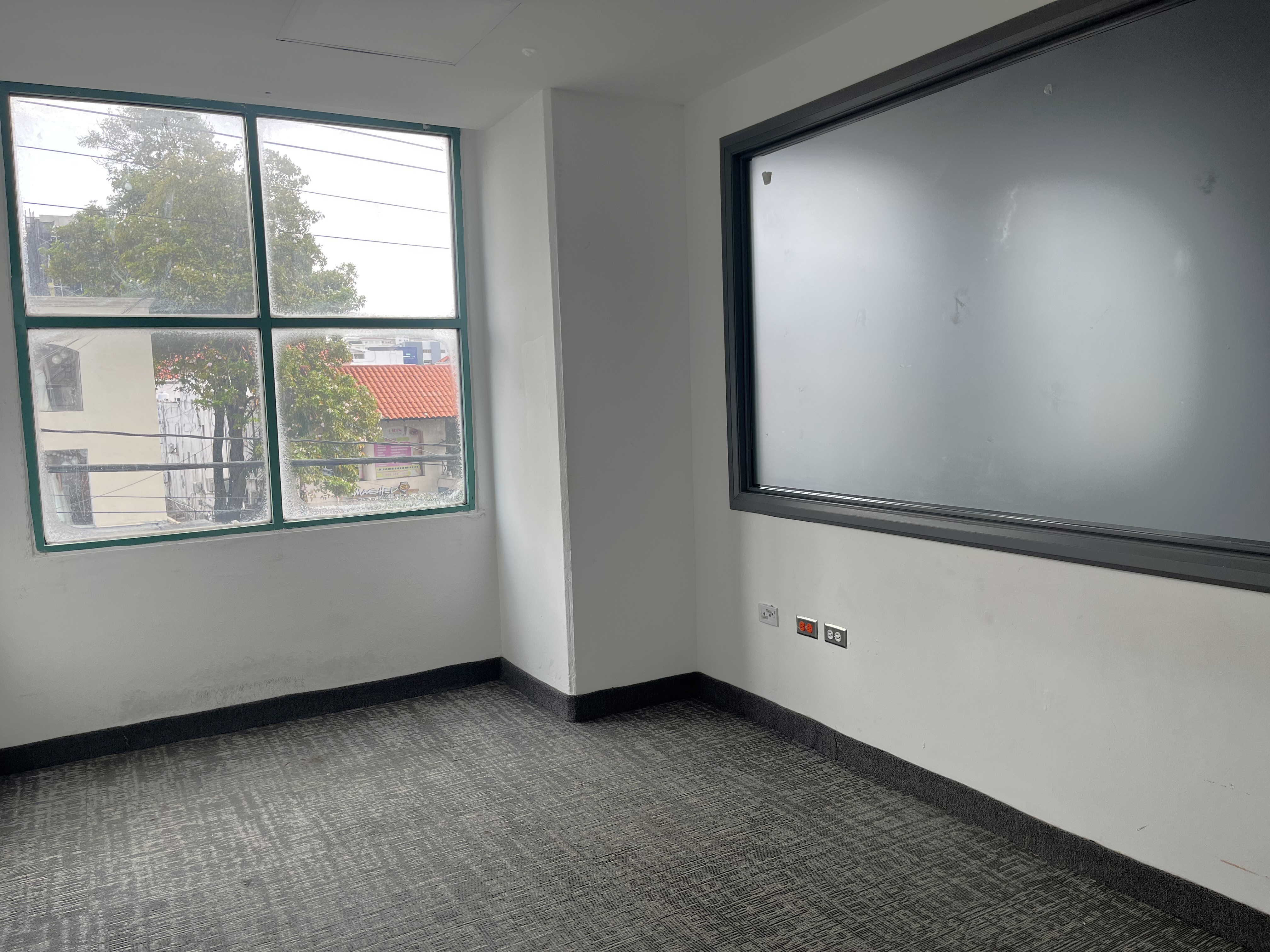 oficinas y locales comerciales - Oficina Alquiler Piantini de 110m2 - Corporativo 8