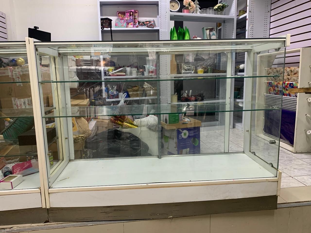 equipos profesionales - Vitrina de exhibición, Usada en buenas conditioned  4