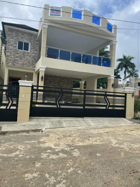 casas - Moderna y acogedora casa totalmente nueva a 3 minutos de la playa 1