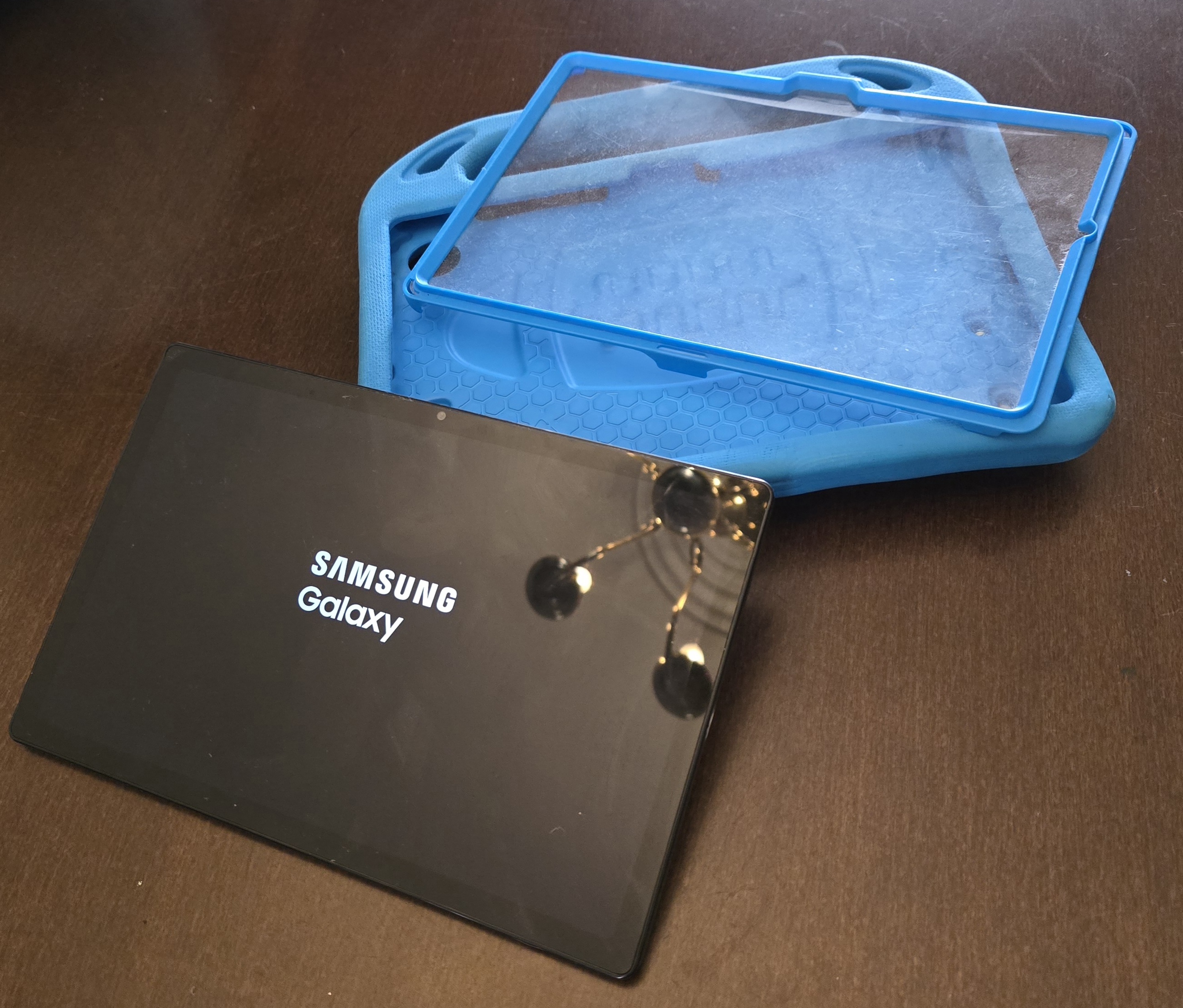 computadoras y laptops - Se vende tableta samsung a8