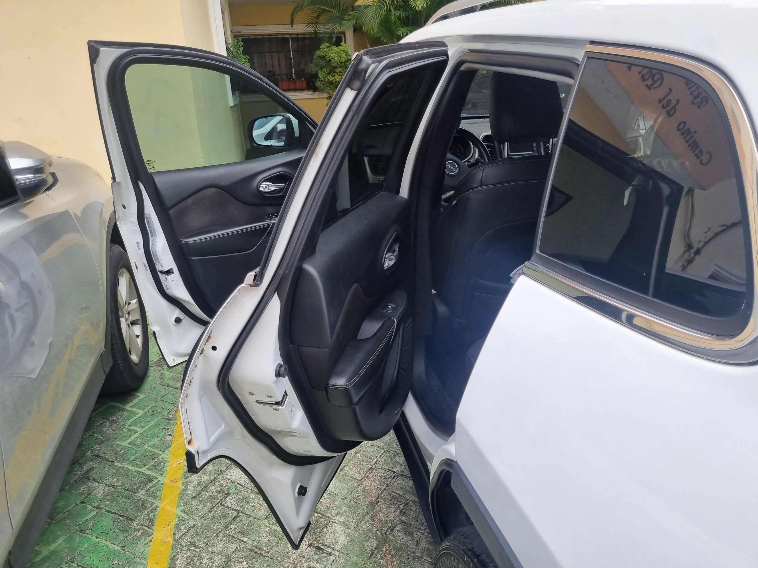 jeepetas y camionetas - Vendo RD$ 695.000 6