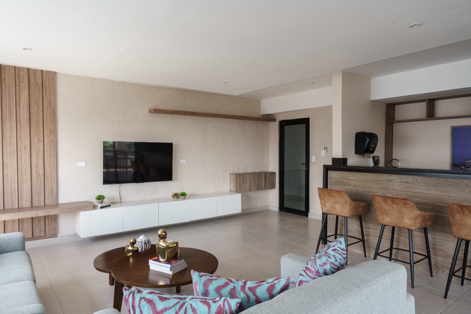 casas - 📍Evaristo Morales 📍

Se Alquila apartamento amueblado.

1 Habitación  2